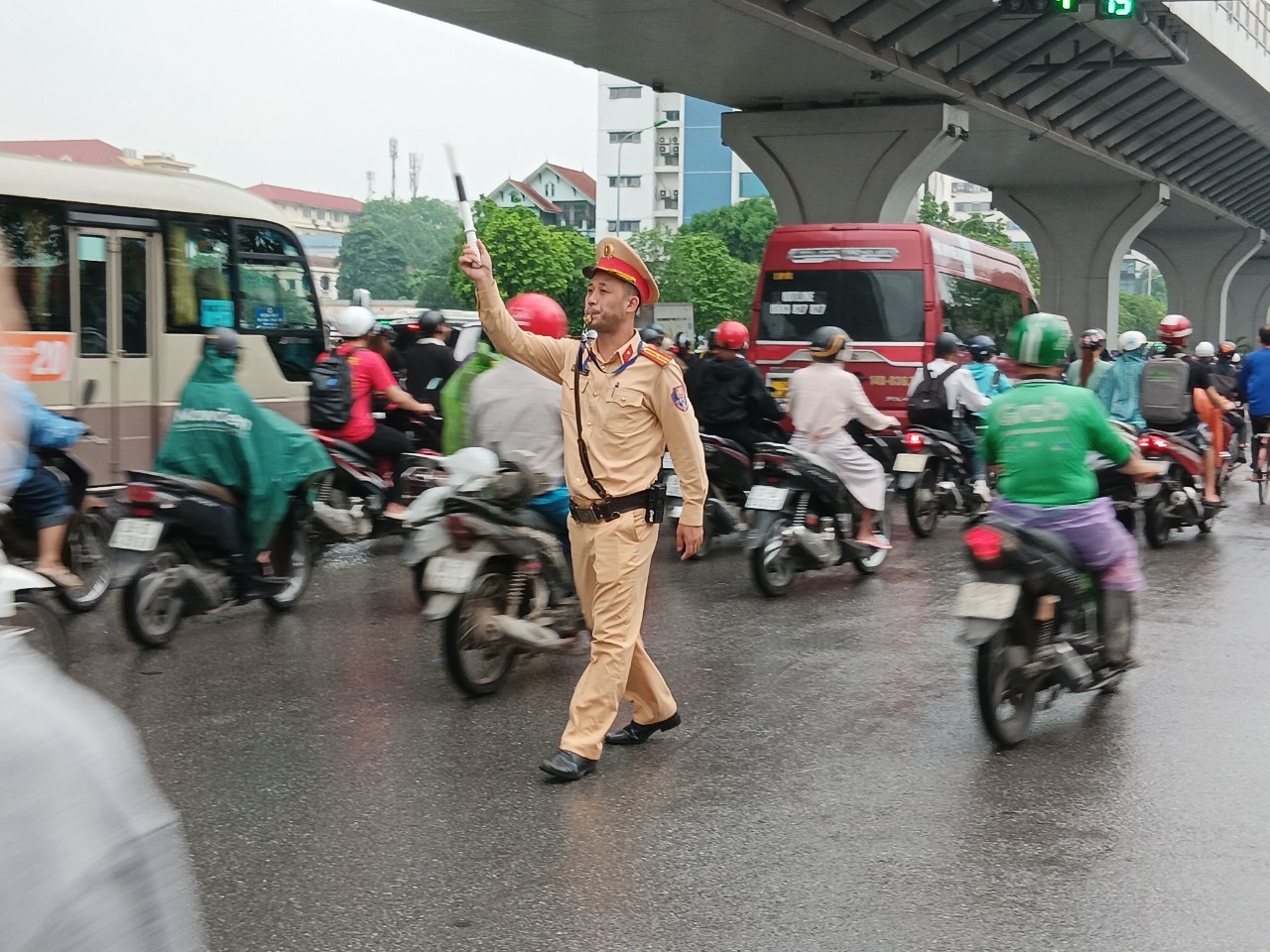 Thủ tướng gửi thư khen lực lượng CSGT- Ảnh 2. Thủ tướng gửi thư khen lực lượng CSGT- Ảnh 2.