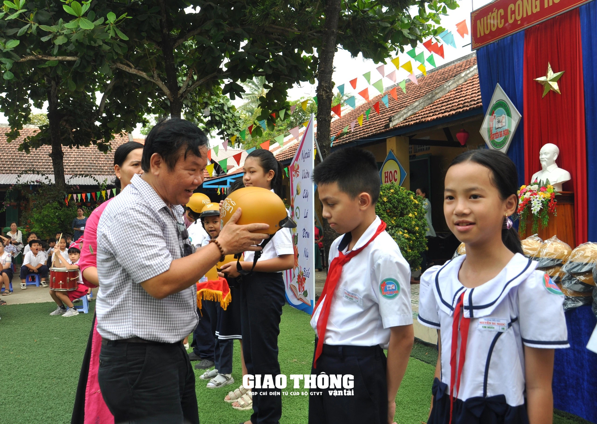 Xây dựng văn hóa giao thông văn minh, an toàn cho học sinh Hội An- Ảnh 4.