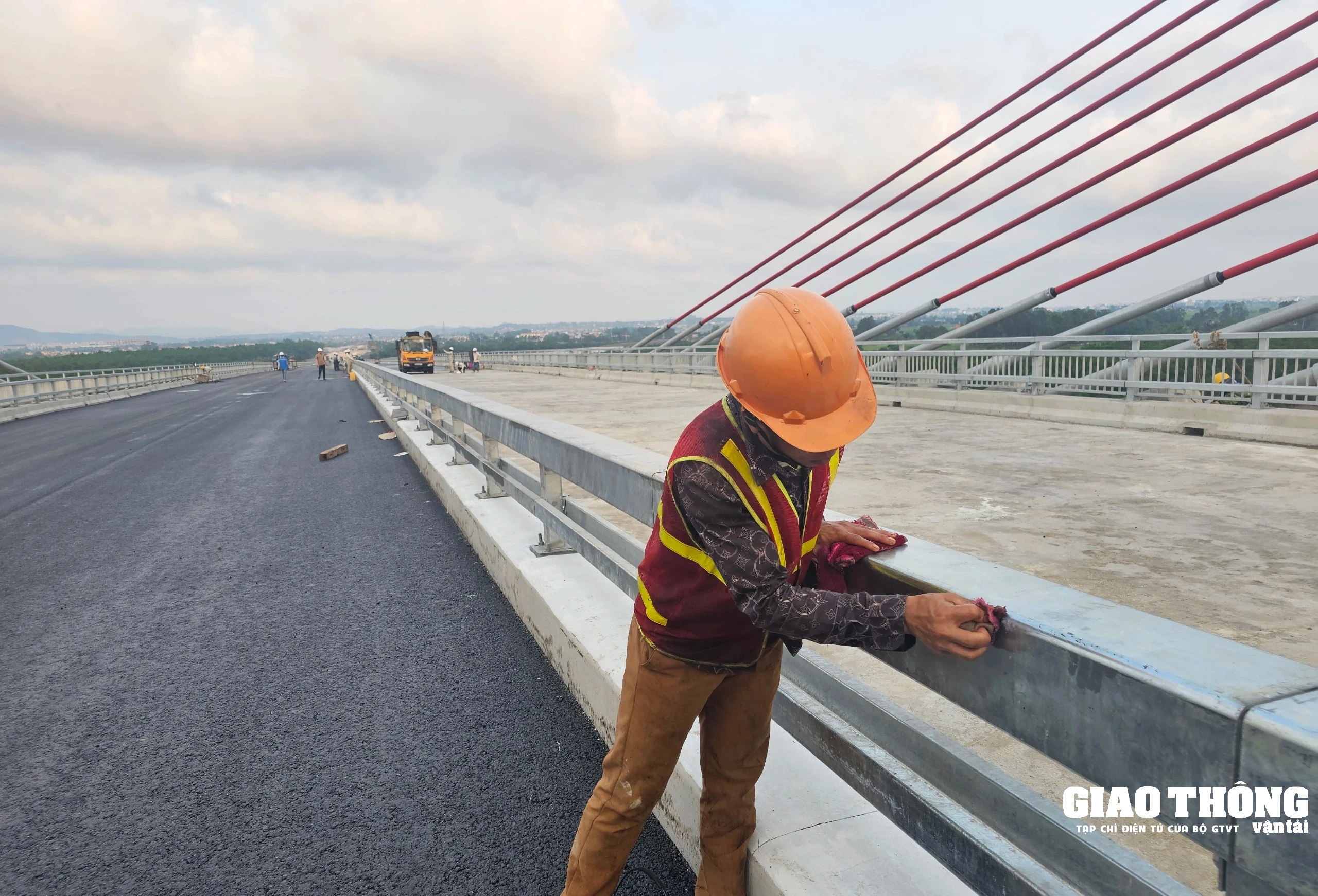 Cầu Bến Rừng gần 2.000 tỷ đồng nối Hải Phòng - Quảng Ninh chuẩn bị hoàn thành- Ảnh 2.