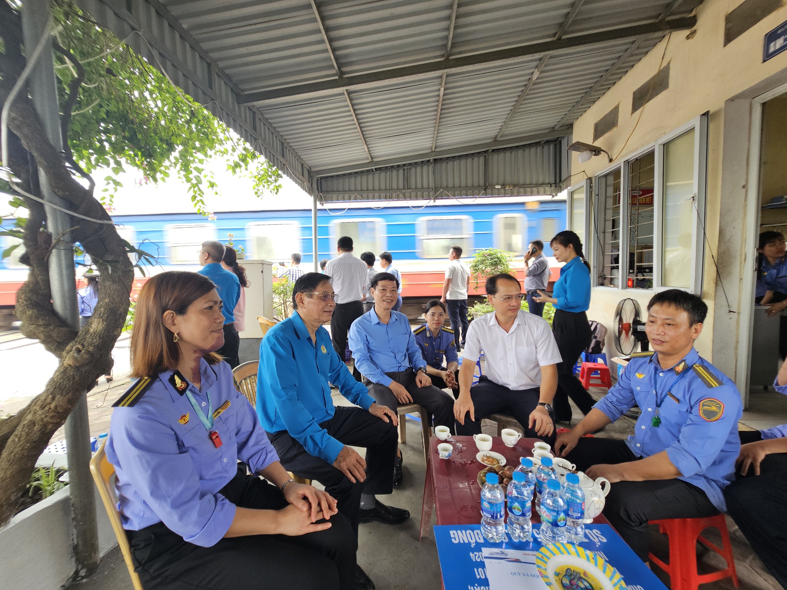 Ngành đường sắt triển khai nhiều hoạt động thiết thực trong Tháng Công nhân- Ảnh 9.