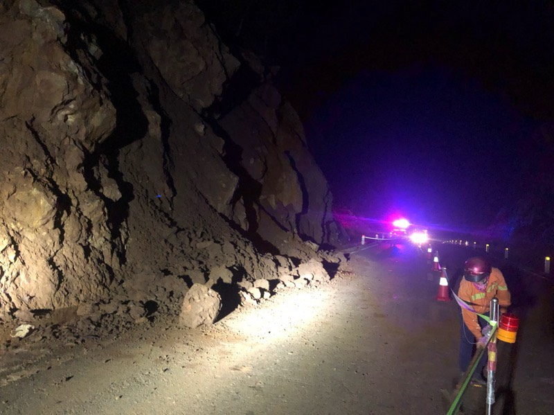 Trắng đêm thông xe tuyến tránh TP. Sơn La- Ảnh 1.