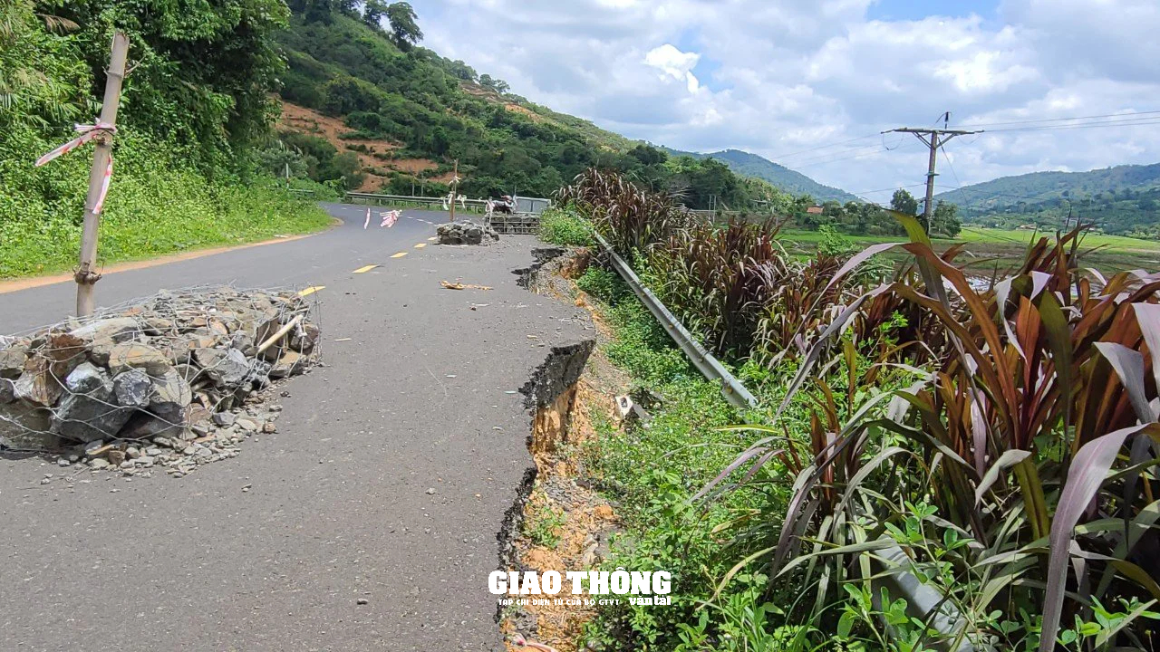 Cận cảnh tuyến Tỉnh lộ 7 ở Đắk Lắk bị sạt lở gây mất ATGT- Ảnh 8.