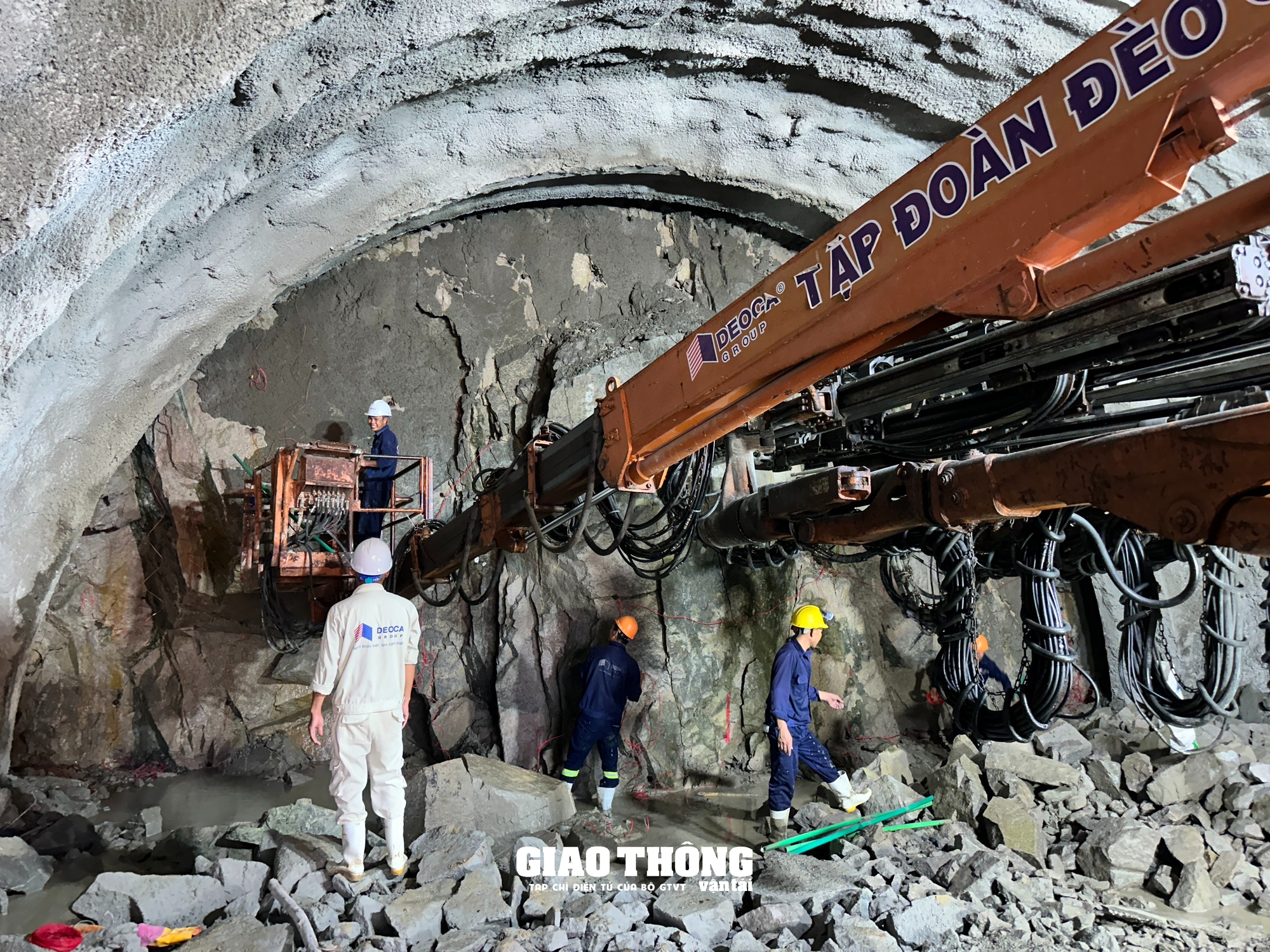 Cận cảnh thi công hầm Phượng Hoàng trên cao tốc Khánh Hòa - Buôn Ma Thuột- Ảnh 4.