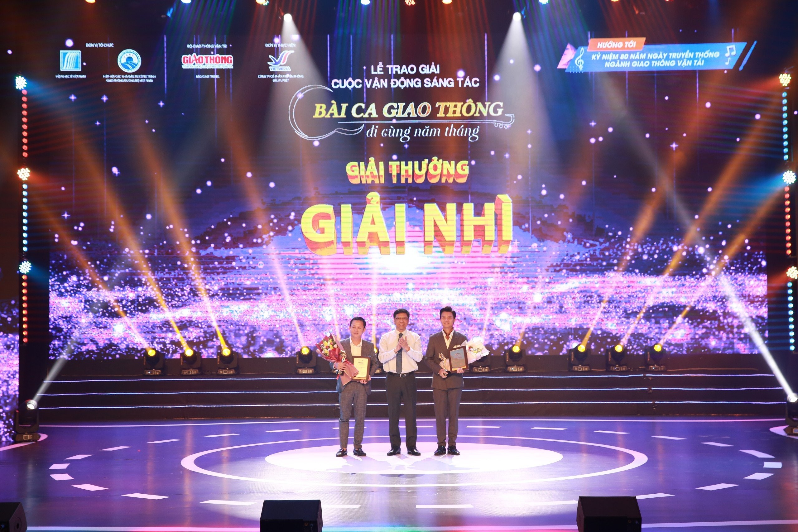 20 tác phẩm đoạt giải cuộc thi sáng tác 