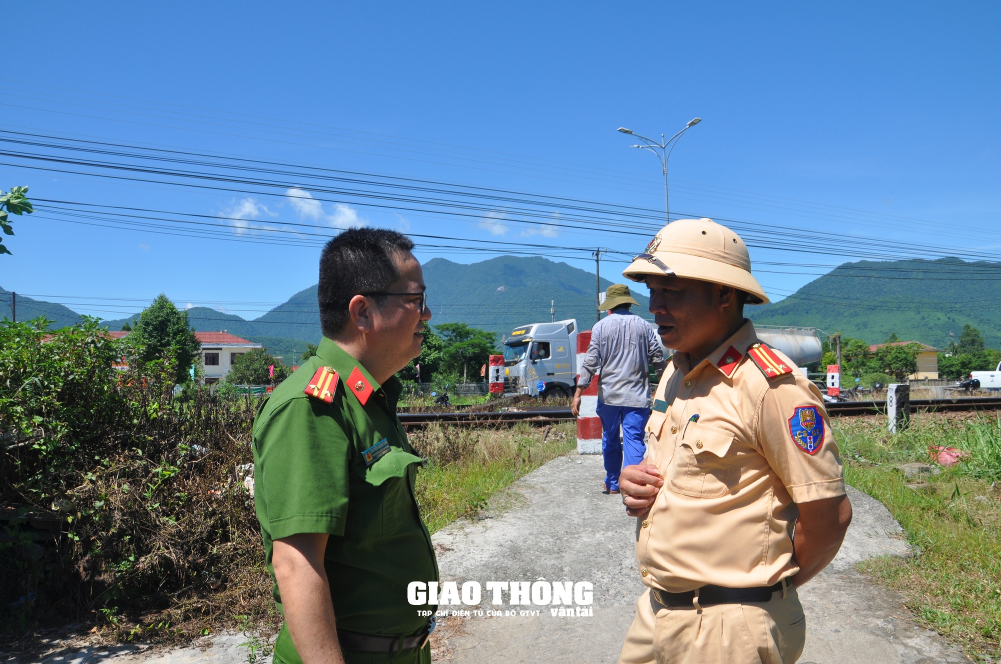 Đóng, xóa nhiều lối đi tự mở qua đường sắt Bắc - Nam ở tỉnh Thừa Thiên - Huế- Ảnh 11.