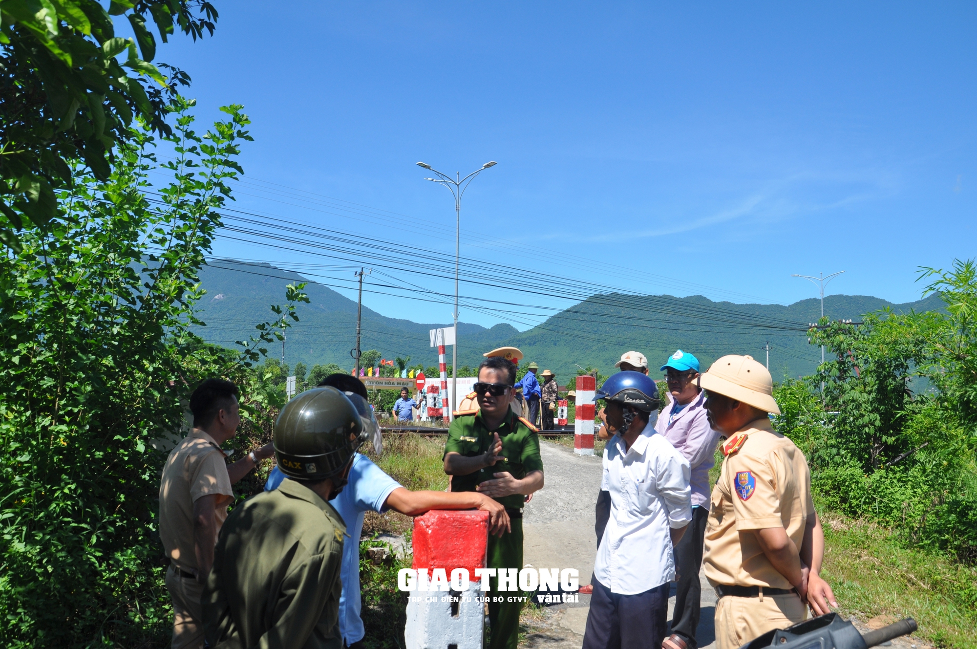 Đóng, xóa nhiều lối đi tự mở qua đường sắt Bắc - Nam ở tỉnh Thừa Thiên - Huế- Ảnh 12.