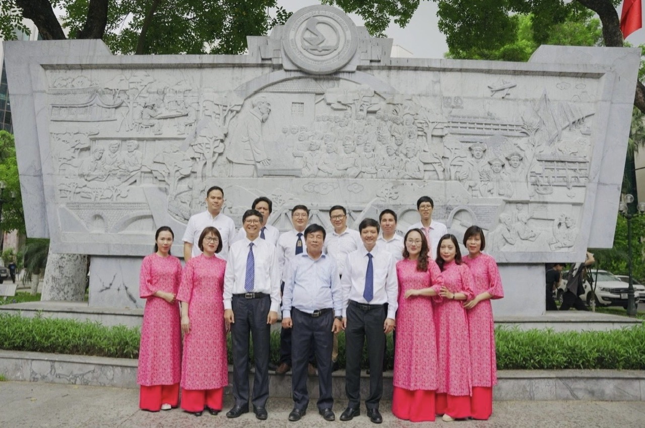 Bộ môn Xây dựng Đường ô tô và sân bay - Dấu ấn 20 năm hình thành và phát triển- Ảnh 1.