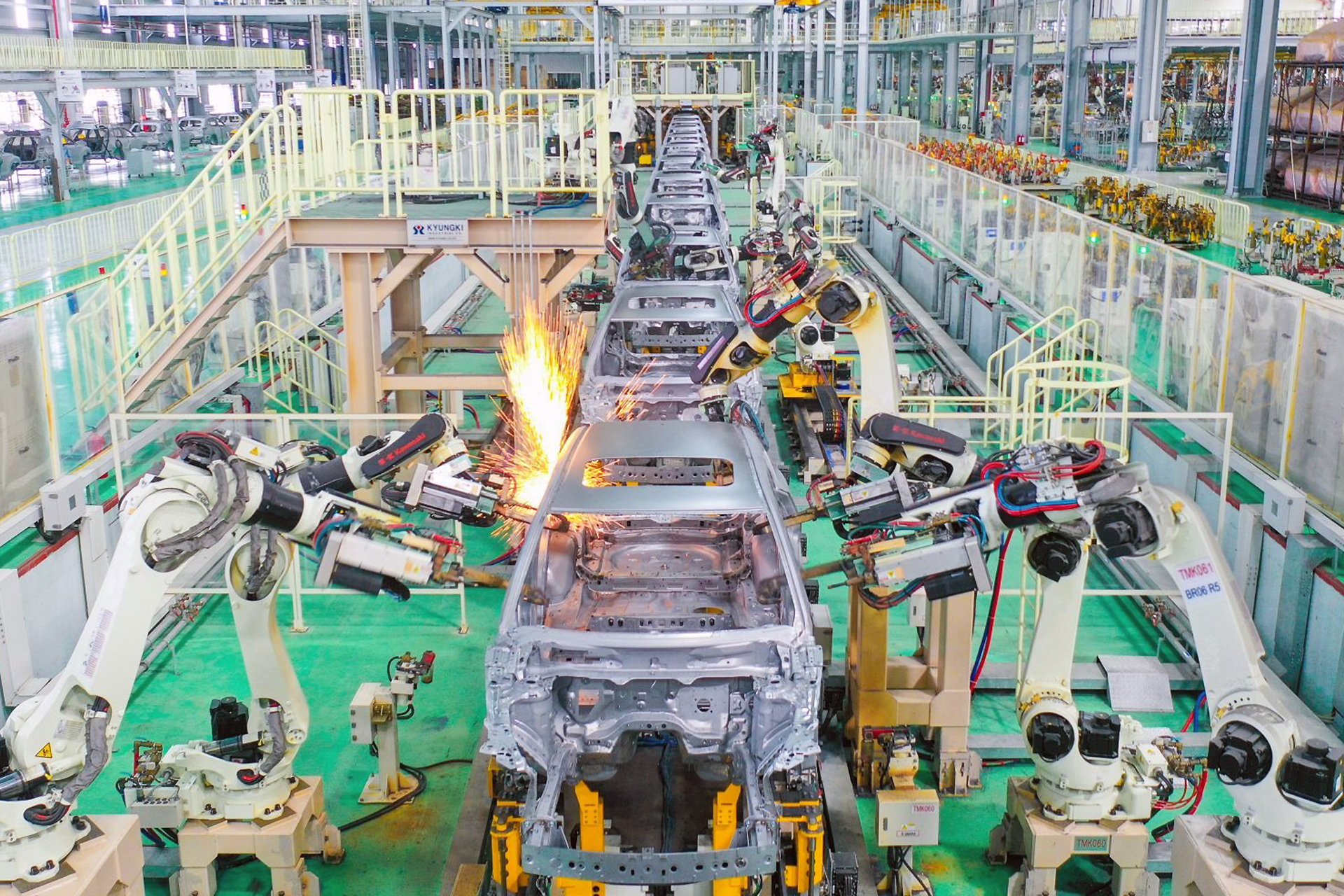 Các doanh nghiệp sản xuất, lắp ráp trong nước một lần nữa chờ đợi sự hỗ trợ từ chính sách.