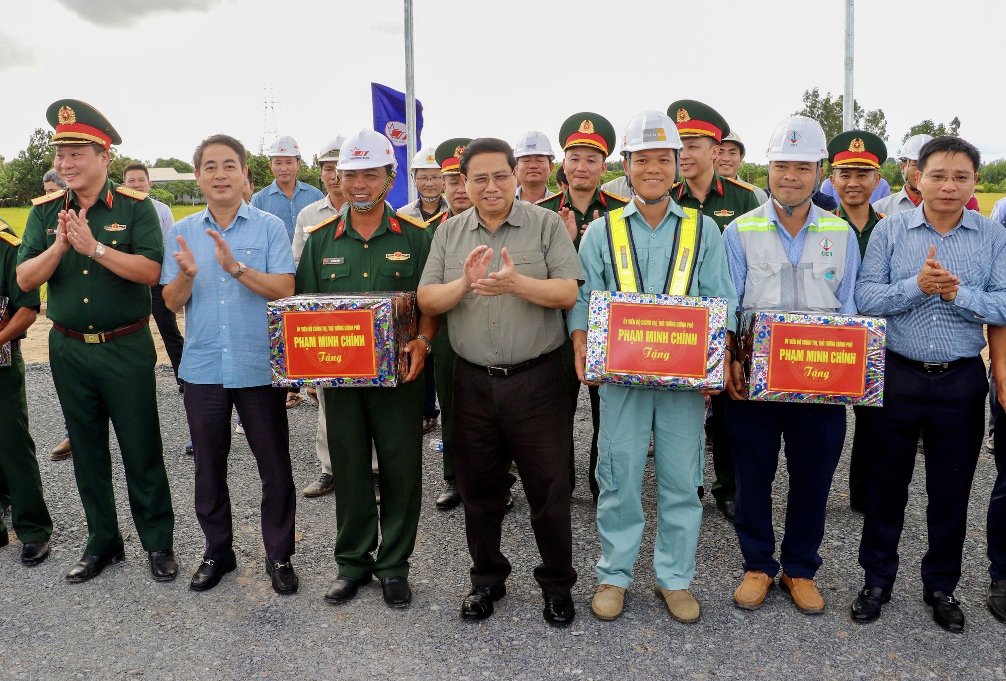 Thủ tướng Phạm Minh Chính yêu cầu làm ngay 11 nút giao vào cao tốc Cần Thơ - Cà Mau- Ảnh 5.