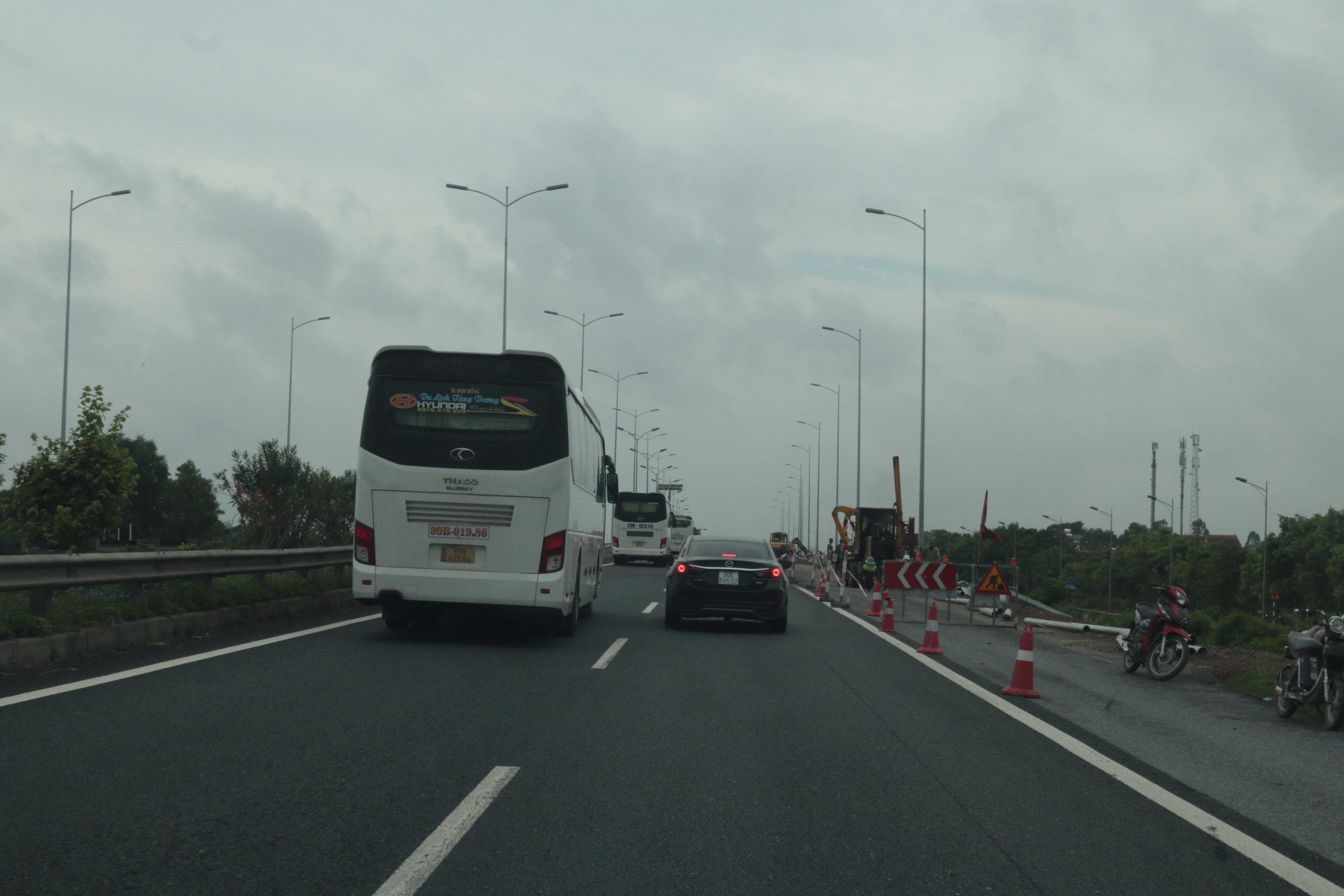 Thực trạng đường cao tốc Việt Nam- Kỳ 3: Mang thói quen đi “đường làng” lưu thông cao tốc- Ảnh 2.