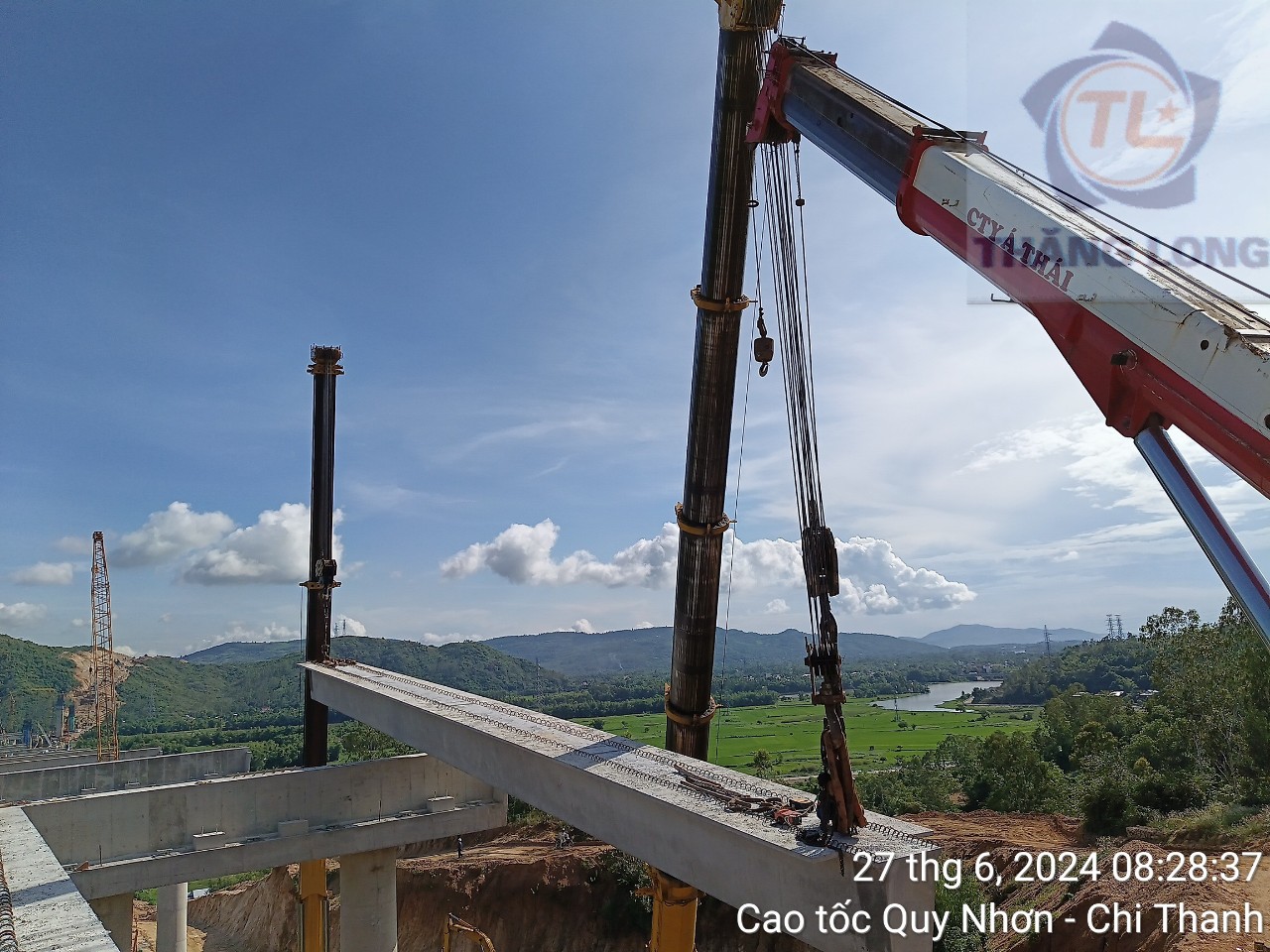 Phấn đấu cuối tháng 9/2025 hoàn thành cầu Kỳ Lộ thuộc dự án thành phần cao tốc đoạn Quy Nhơn - Chí Thạnh- Ảnh 4.