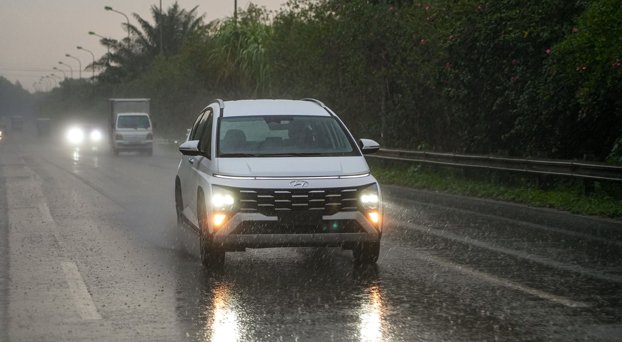 Hyundai Stargazer X: 