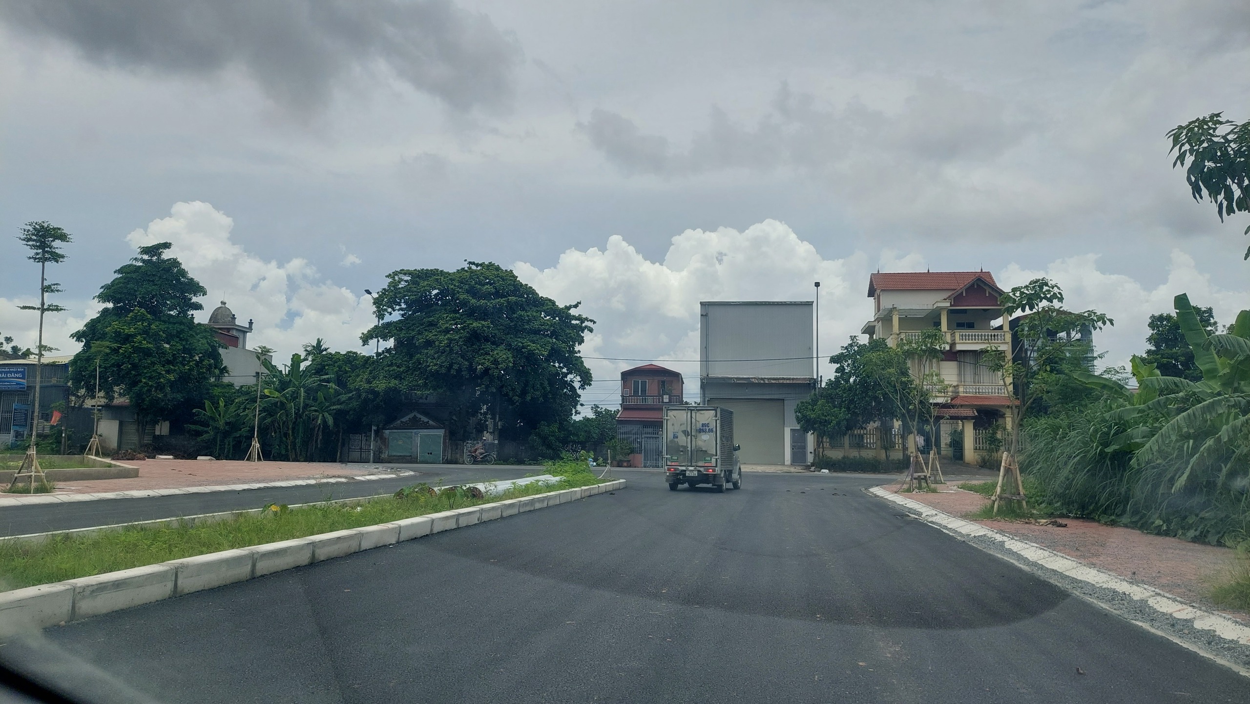 Huyện Ân Thi, tỉnh Hưng Yên: Vì sao nhà thầu thi công hạ tầng khu đất đấu giá vi phạm Huyện Ân Thi, tỉnh Hưng Yên: Vì sao nhà thầu thi công hạ tầng khu đất đấu giá vi phạm