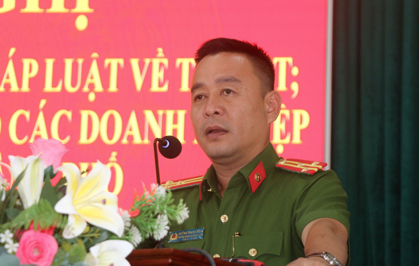 Doanh nghiệp kinh doanh vận tải Đắk Lắk ký cam kết không vi phạm pháp luật về trật tự ATGT- Ảnh 2.