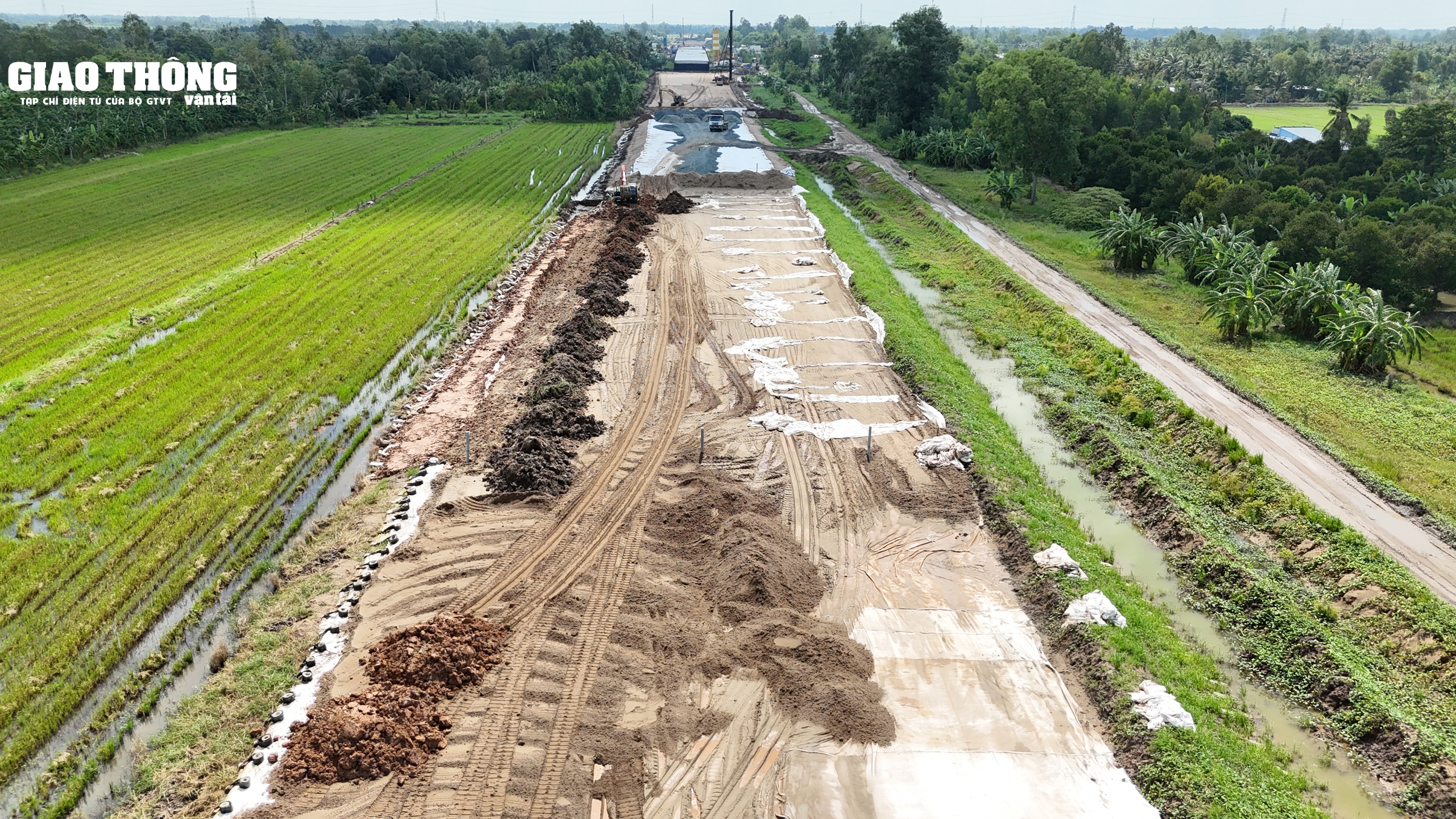 Tăng tốc thi công trên cao tốc Cần Thơ - Hậu Giang - Ảnh 10.