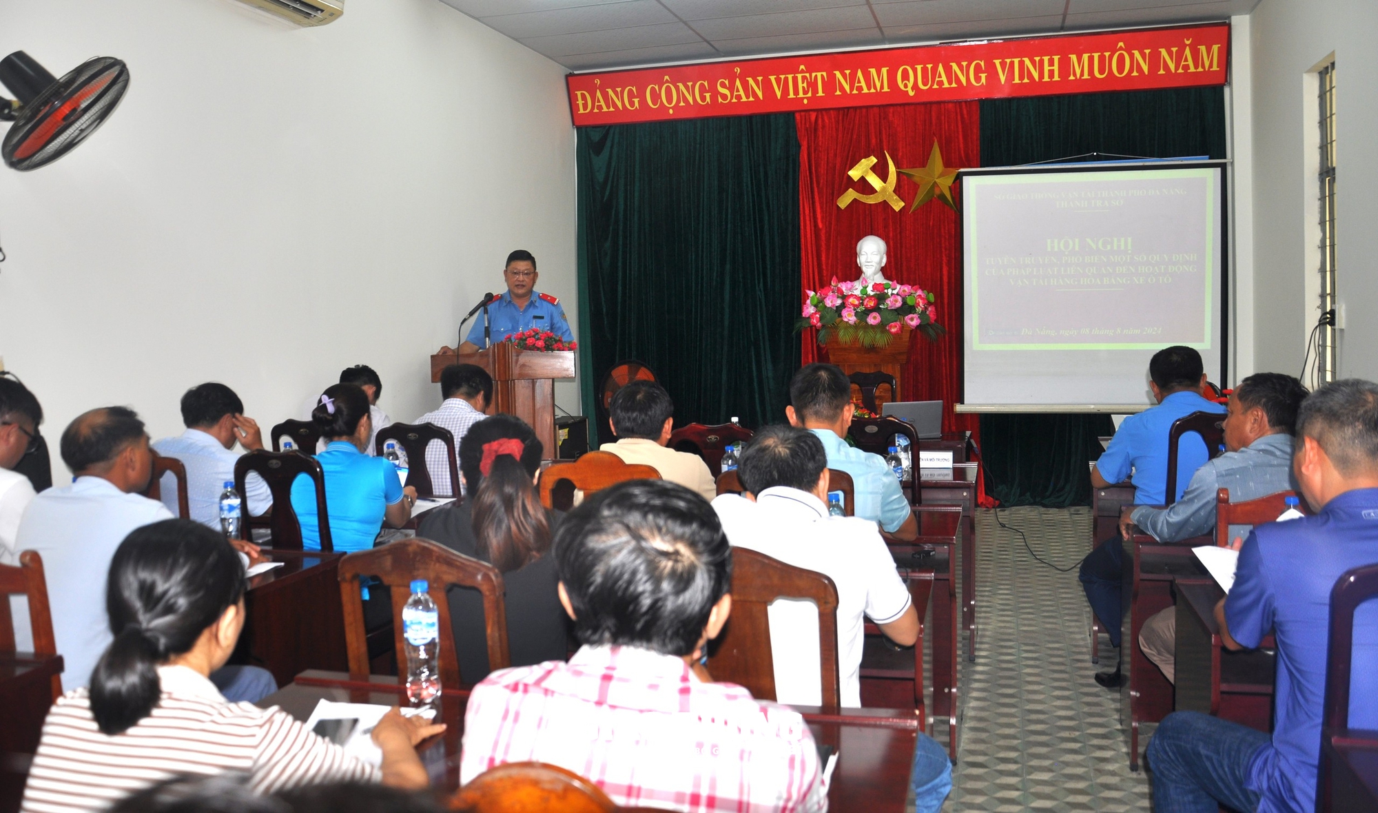 Đà Nẵng: Thanh tra giao thông trao