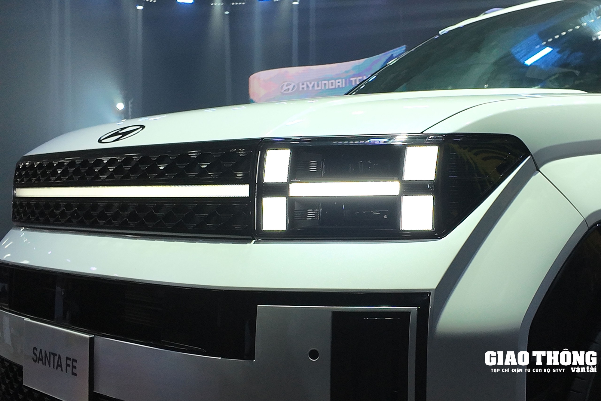 Giá xe Hyundai Santa Fe lăn bánh tháng 2/2025: Giảm sốc cả trăm triệu đồng tại đại lý- Ảnh 2.