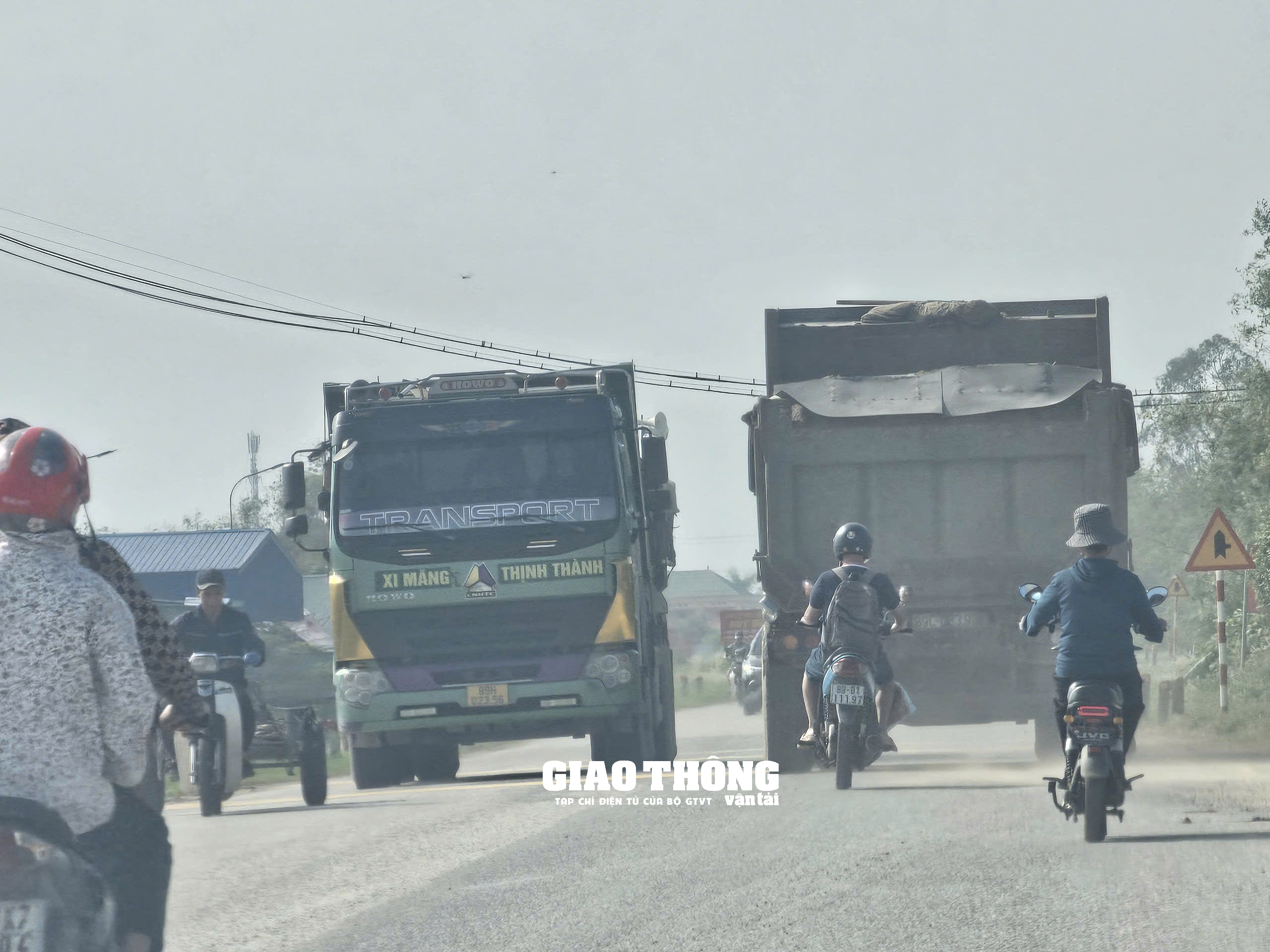 Xe có dấu hiệu quá tải vẫn