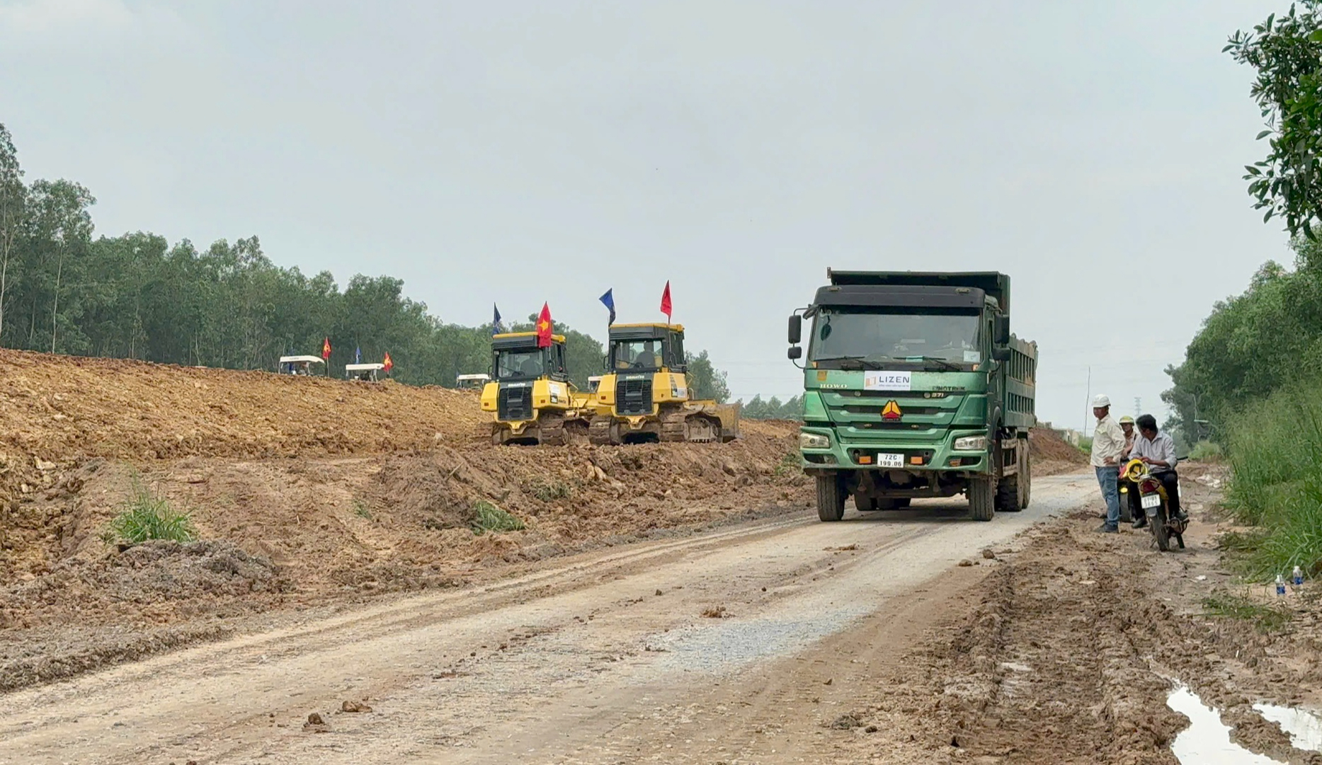 Thủ tướng Phạm Minh Chính kiểm tra tiến độ cao tốc Biên Hoà - Vũng Tàu- Ảnh 3.