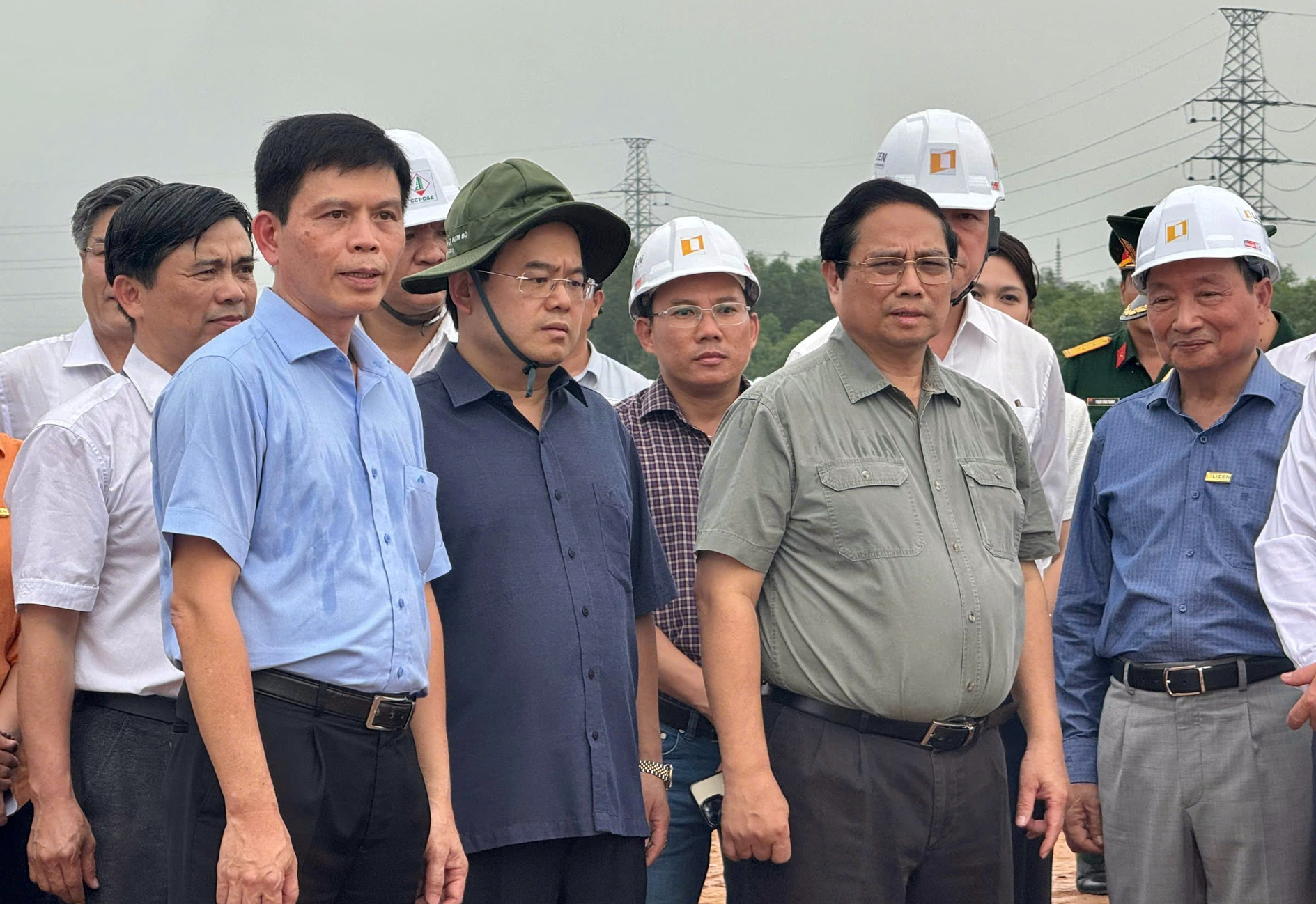 Thủ tướng Phạm Minh Chính kiểm tra tiến độ cao tốc Biên Hoà - Vũng Tàu- Ảnh 4.