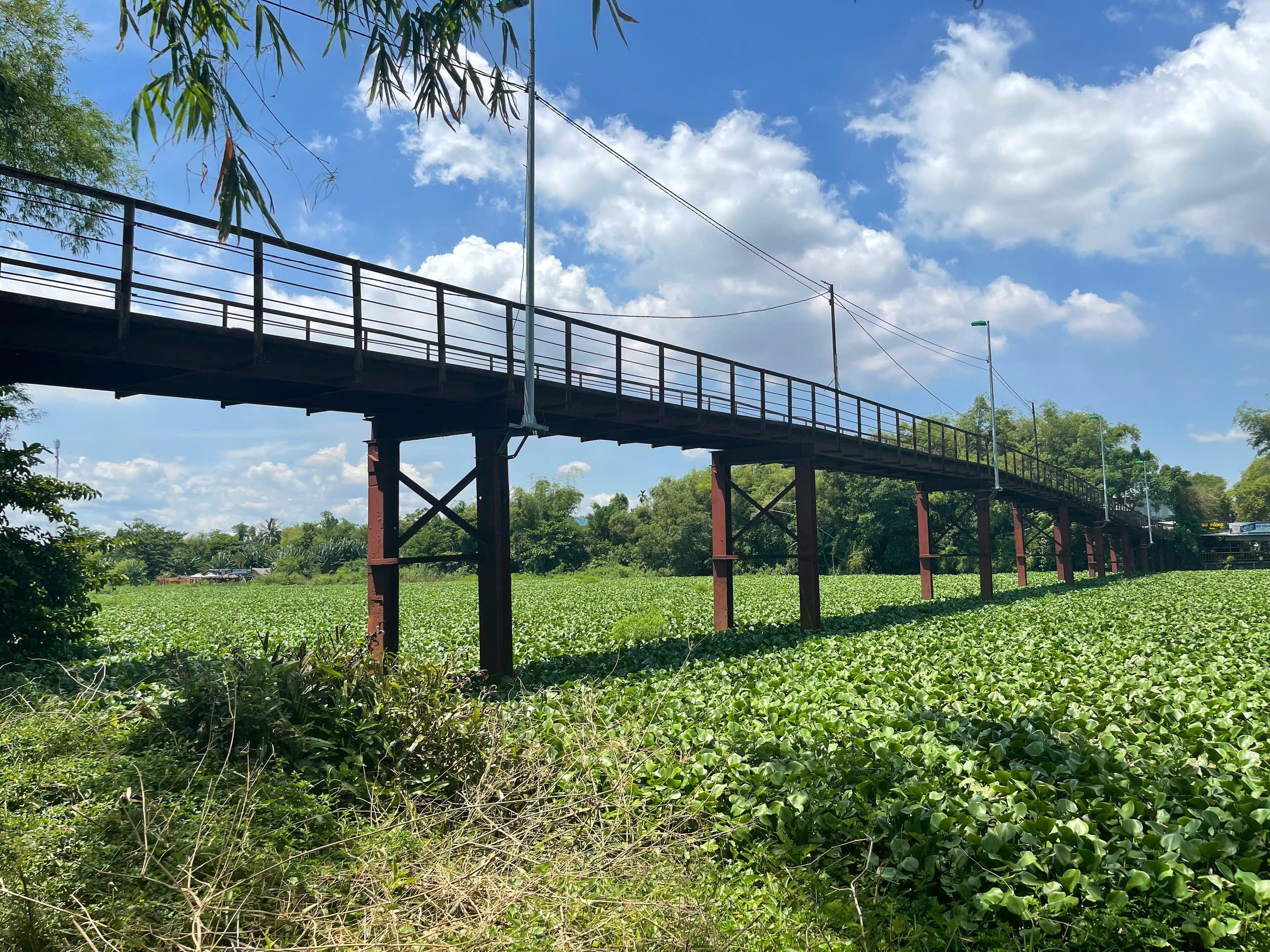 Quảng Nam: Khẩn trương hoàn thành công trình đường và cầu tuyến ĐH17, phục vụ tháo dỡ cầu sắt Ngân Hà - Ảnh 2.