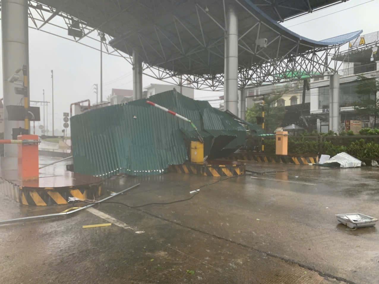 Cập nhật tình hình giao thông trên các tuyến cao tốc, quốc lộ qua Quảng Ninh - Ảnh 2.