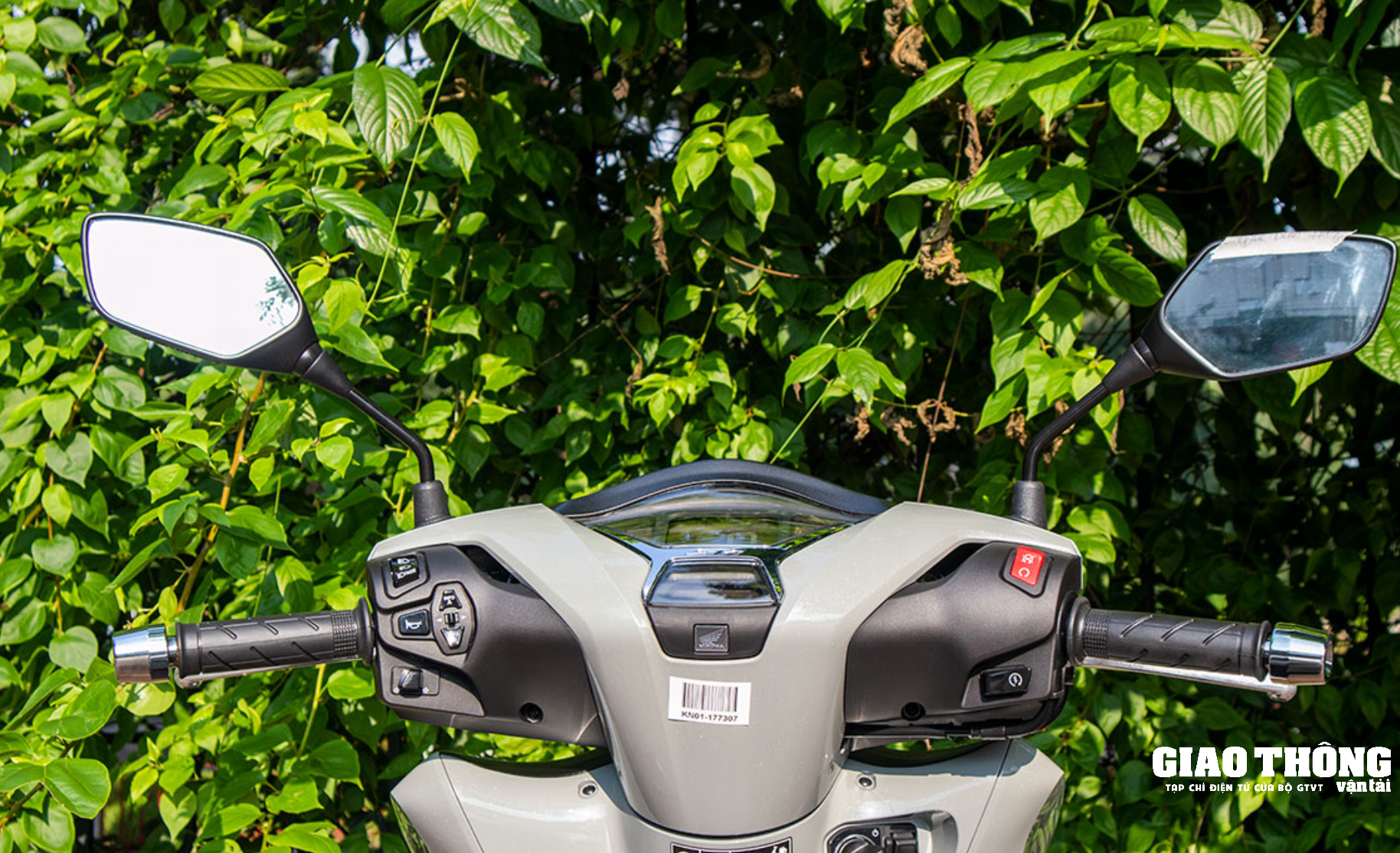 Mức phạt lỗi không gương mới nhất năm 2025, chỉ gương bên trái có bị phạt? - Ảnh 1.