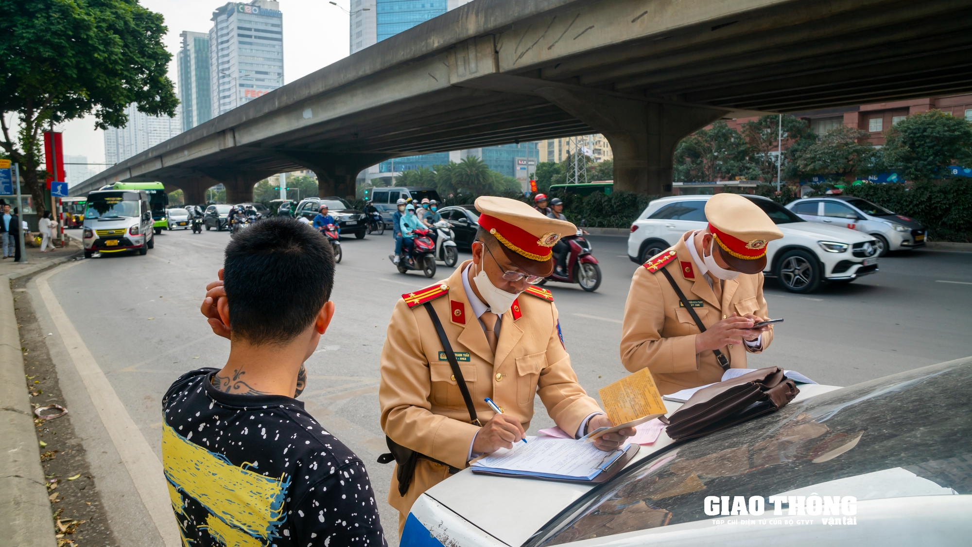 Tăng mức phạt lỗi không xi-nhan mới nhất năm 2025, CSGT có cần hình ảnh? - Ảnh 2.