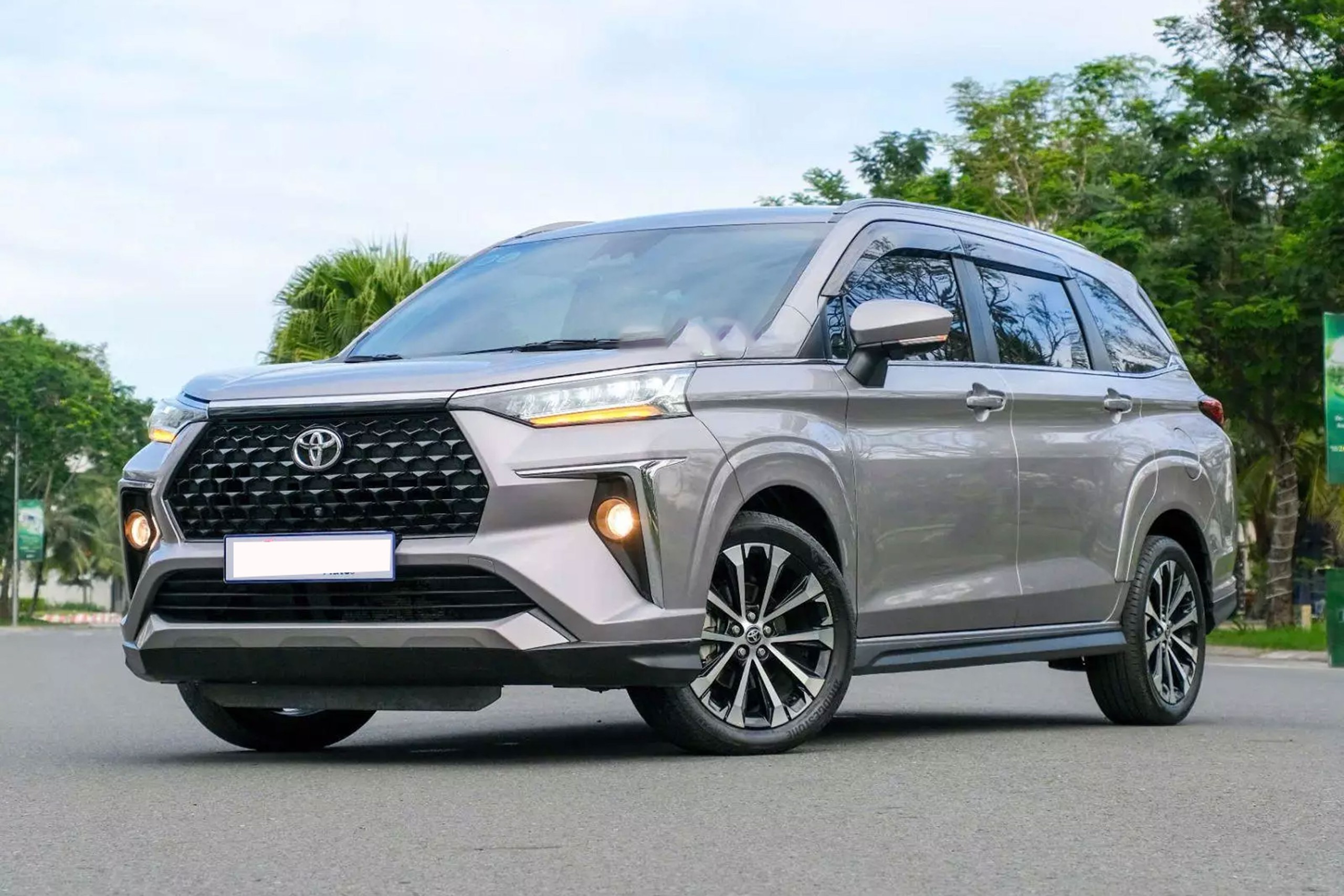 Ngỡ ngàng khấu ô tô 7 chỗ Mitsubishi Xpander và Toyota Veloz Cross sau 2 năm lăn bánh - Ảnh 4.