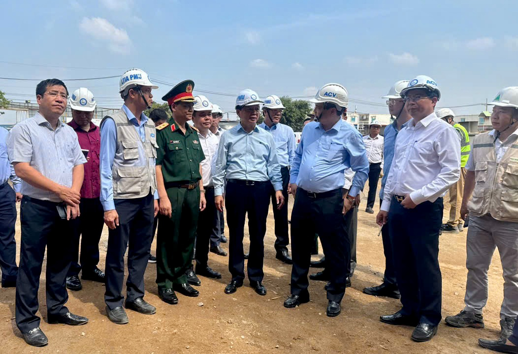 Phó Thủ tướng Trần Hồng Hà: Vượt khó, dốc sức đưa dự án sân bay Long Thành về đích đúng hẹn- Ảnh 1.