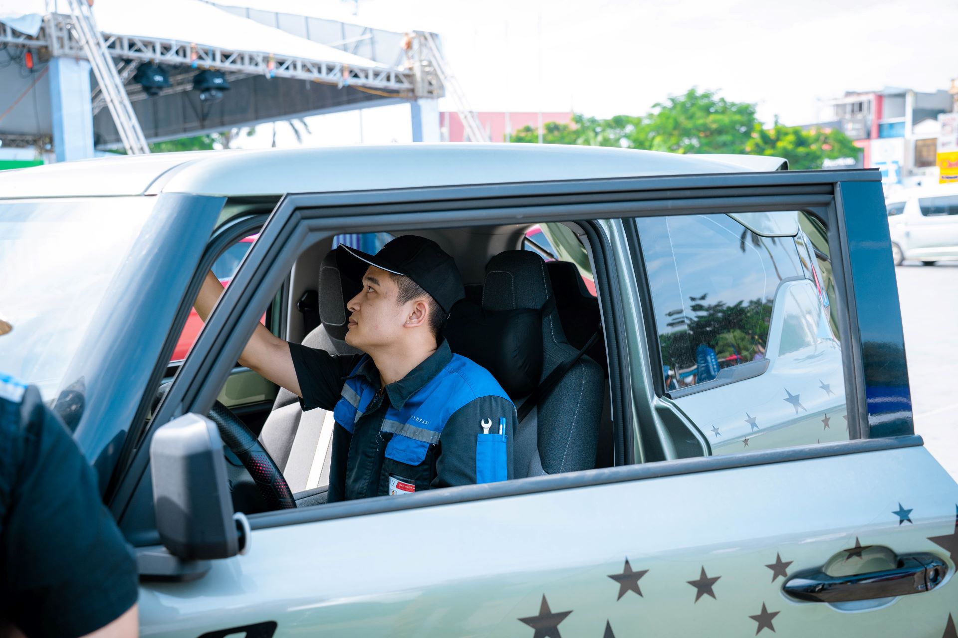 Chính sách hậu mãi 5 sao của VinFast ghi điểm tuyệt đối với khách hàng Việt- Ảnh 2.