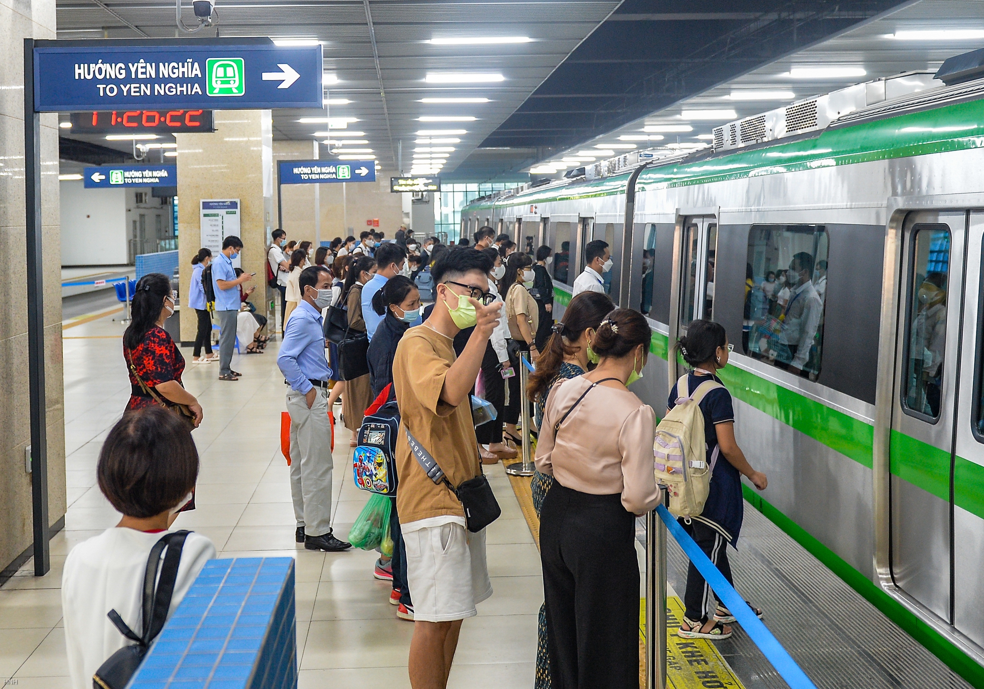 Hành khách được miễn phí đi tàu điện khi mua vé qua ứng dụng Hà Nội Metro - Ảnh 1.