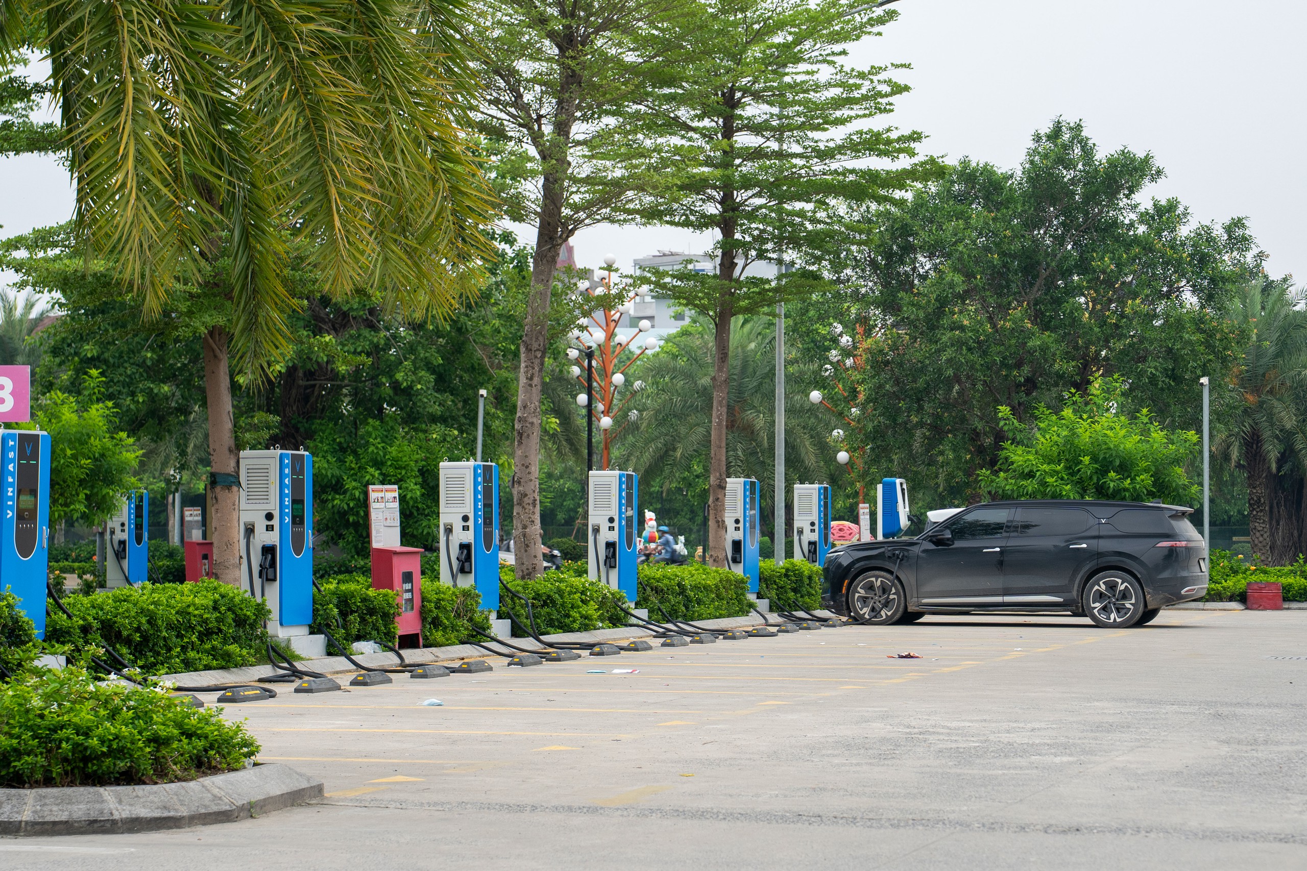 VinFast lại bị đòi chia sẻ trạm sạc- Ảnh 1.