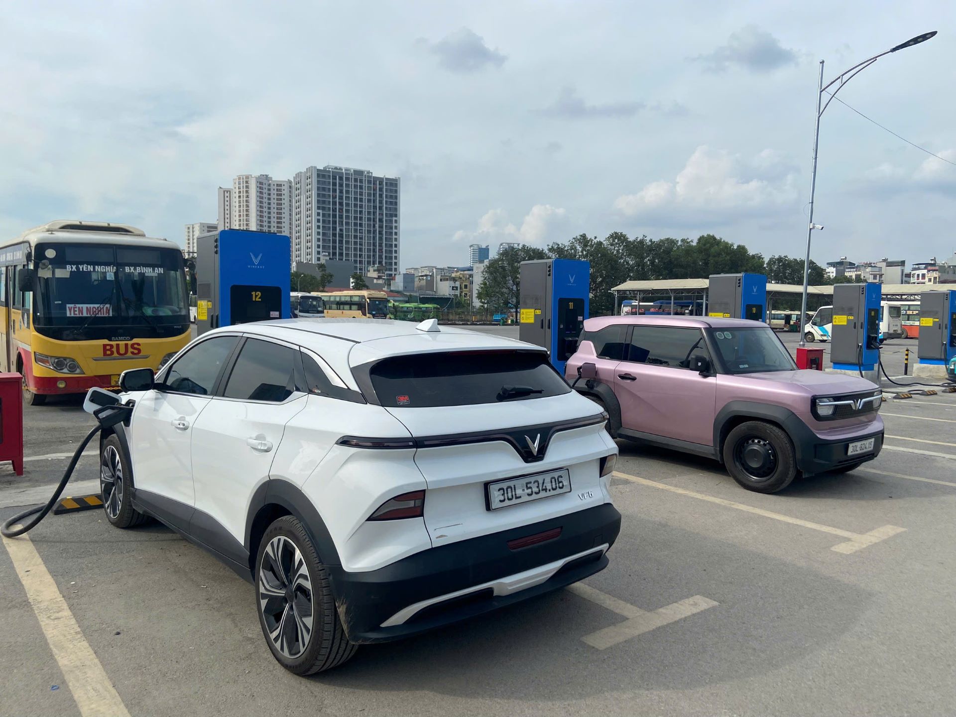 Tài xế dịch vụ Xanh SM: “Hạ tầng sạc mở rộng, thu nhập và chất lượng cuộc sống của tôi nâng cao hơn” - Ảnh 5.