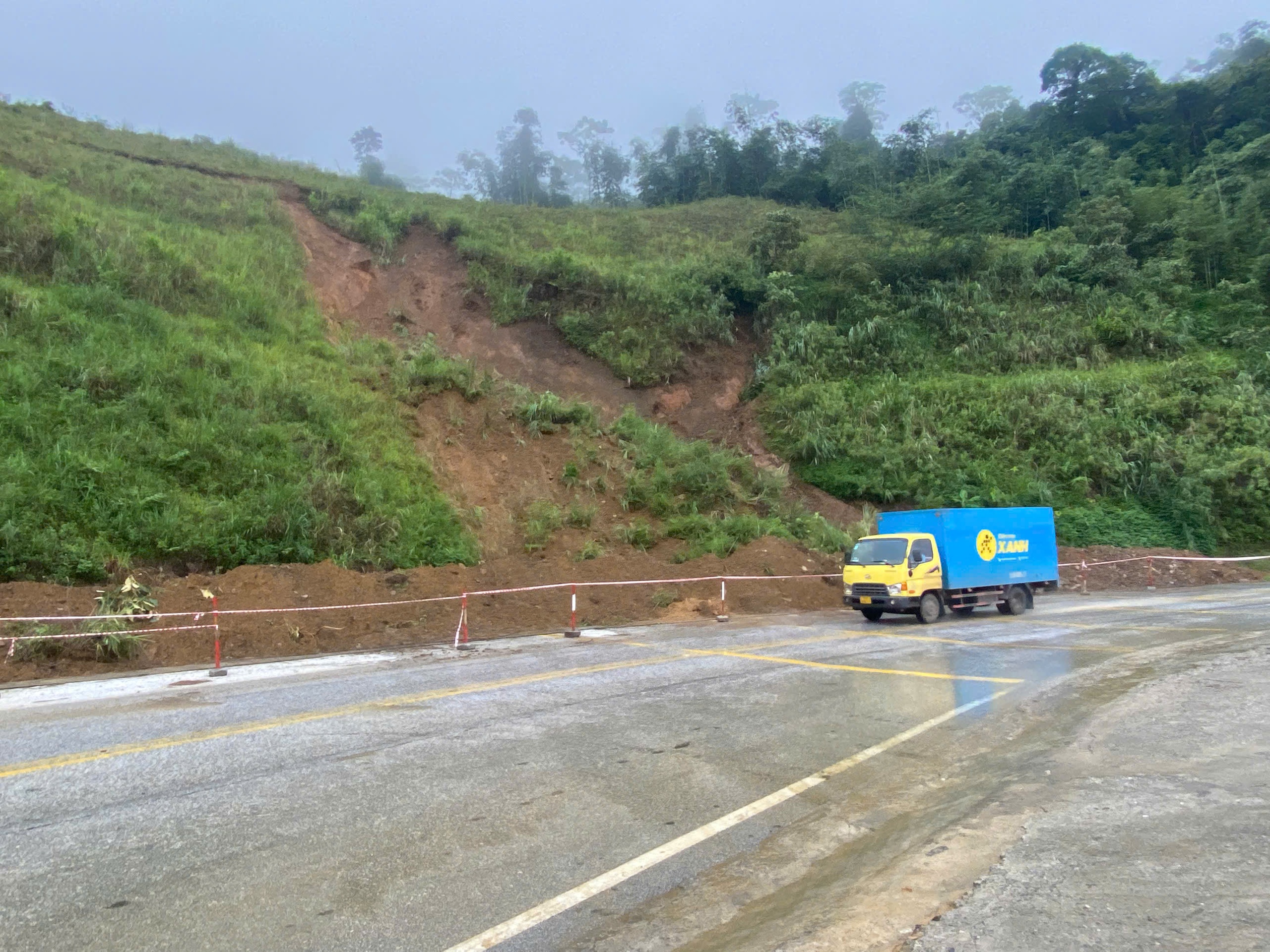 Những người xuyên bão giữ đường - Ảnh 7.