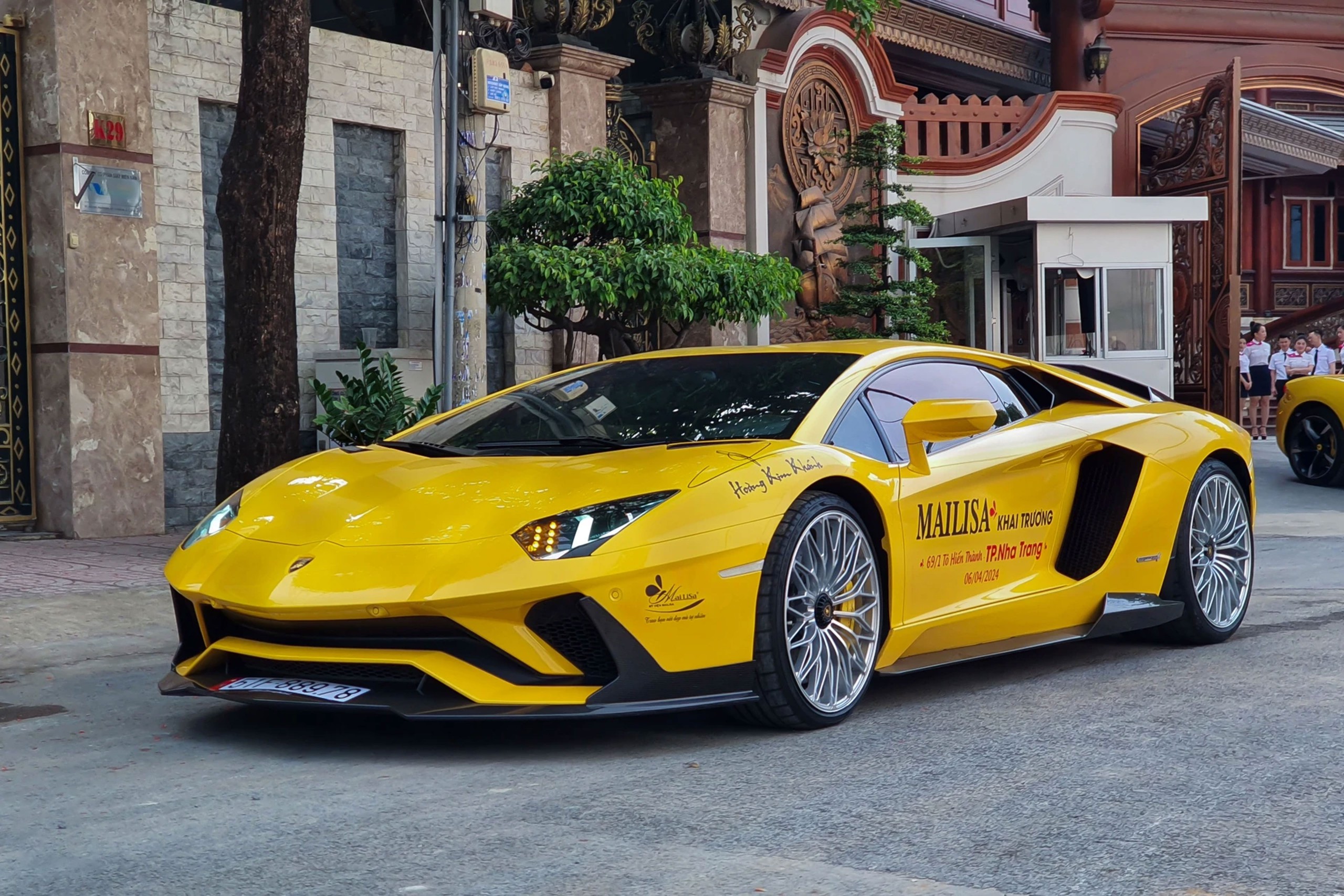 Dàn siêu xe vài trăm tỷ của vợ chồng thẩm mỹ viện Mailisa - Ảnh 3.