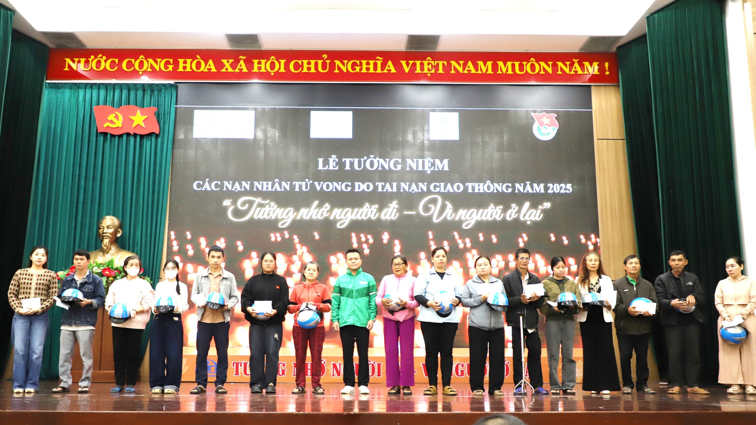 Đà Nẵng: Tưởng niệm các nạn nhân tử vong do tai nạn giao thông năm 2025- Ảnh 1.