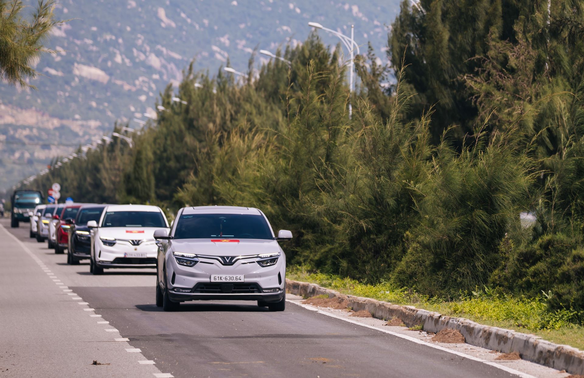 Đi 10.000 km xuyên nhiều địa hình, chủ xe khẳng định VinFast VF 8 “bản lĩnh, đáng tin cậy”