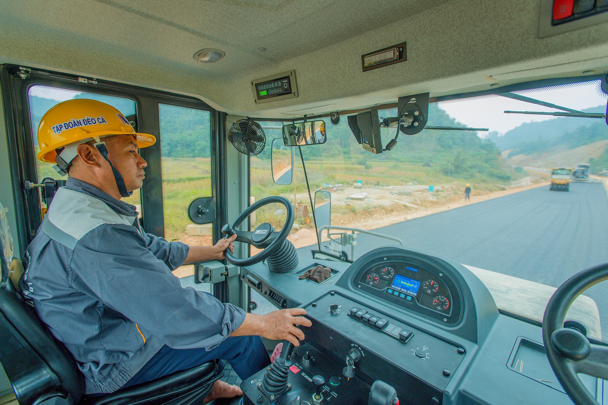 Ngắm toàn cảnh cao tốc Đồng Đăng – Trà Lĩnh trước ngày thông tuyến - Ảnh 7.
