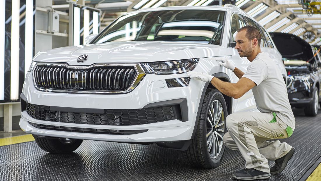 Châu Âu bỏ lệnh cấm xe xăng dầu