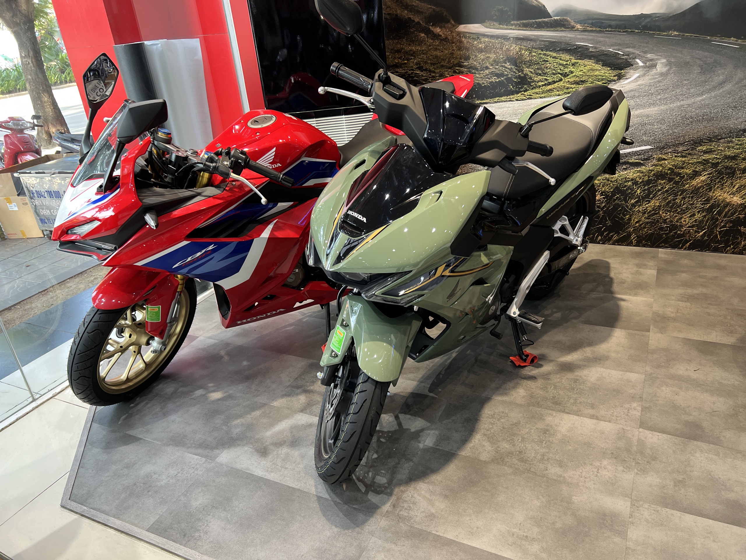 Xe máy đua giảm giá cuối năm, diễn biến lạ của thị trường Việt Nam