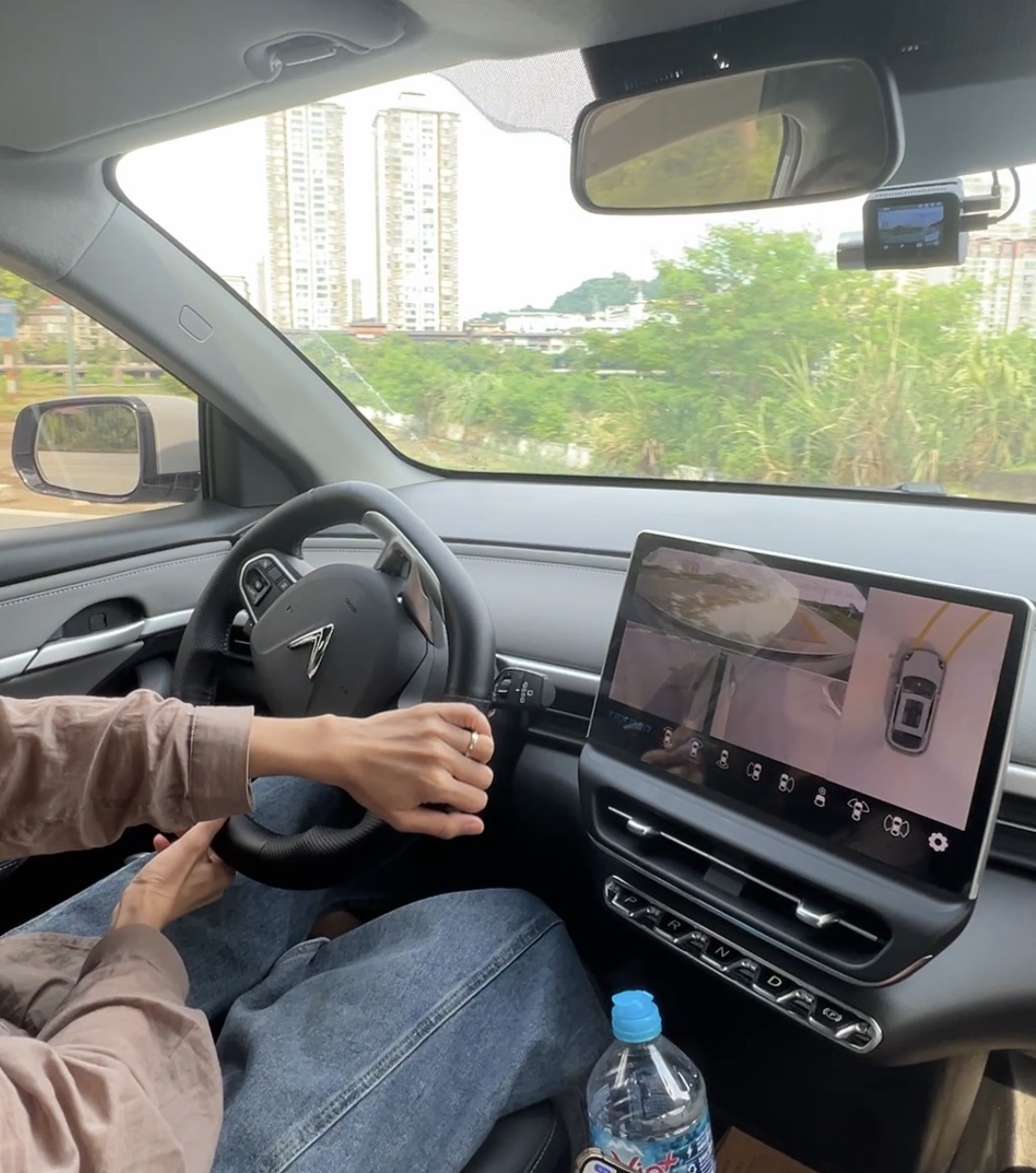 Mẹo thoát "án tử" khi đỗ sau container nếu xảy ra tai nạn liên hoàn