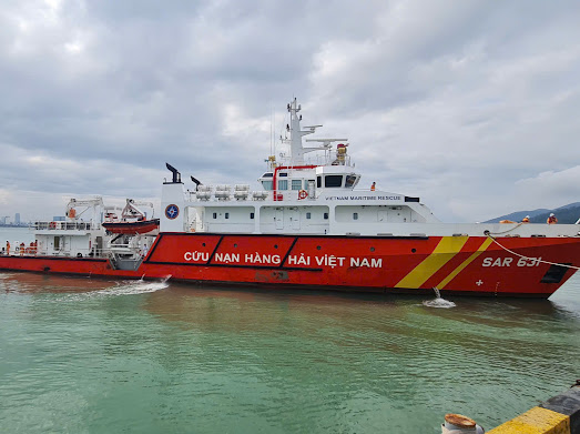 Điều động tàu SAR 631 kịp thời cứu ngư dân gặp nạn trên vùng biển Đà Nẵng - Ảnh 1.