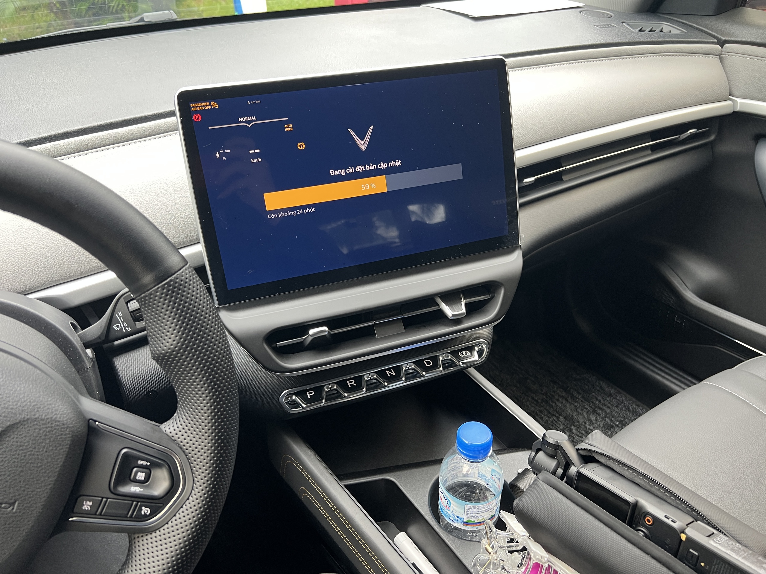 Ôtô điện VinFast đã tự cập nhật phần mềm tại nhà, chấm dứt cảnh xếp hàng chờ đợi ở đại lý