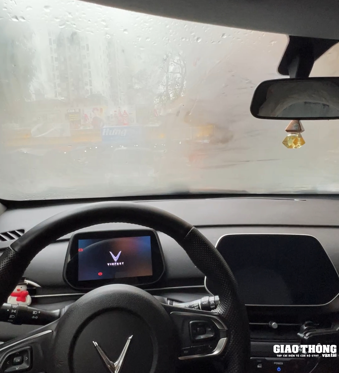 Chăm sóc ô tô trời nồm: Biết điều này để không mất nhiều tiền- Ảnh 1. Chăm sóc ô tô trời nồm: Biết điều này để không mất nhiều tiền- Ảnh 1.