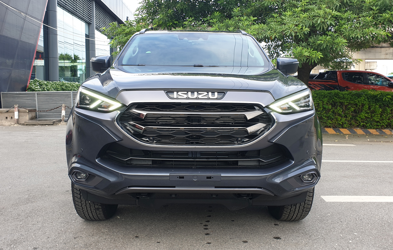 Isuzu Mu-X lại xả kho phá giá, người dùng nói lý do xe ế - Ảnh 1.