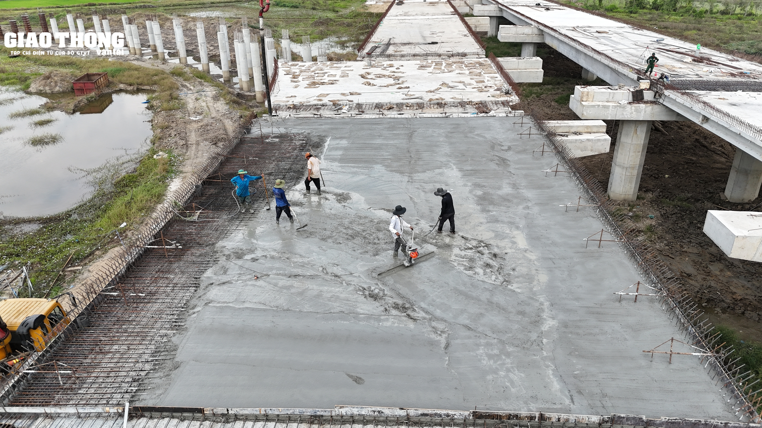 Cận cảnh thi công nút giao 2 cao tốc lớn nhất miền Tây - Ảnh 2.