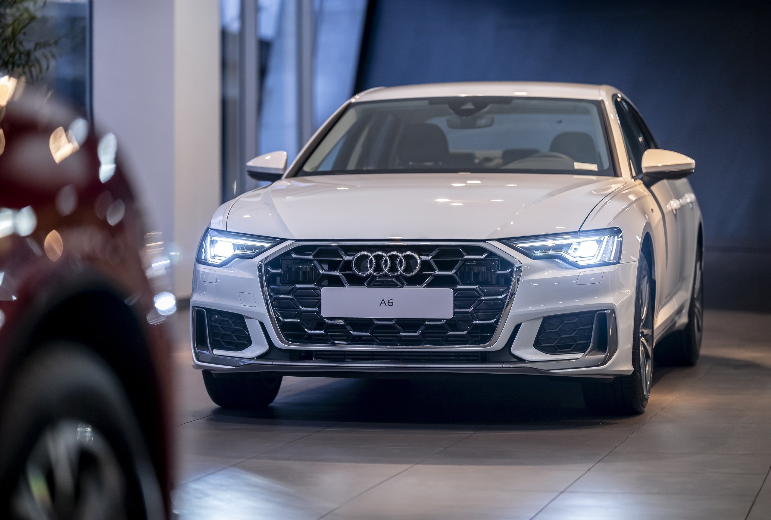 Loạt xe mới tung ưu đãi sát ván, Audi Q5 giảm đến 200 triệu - Ảnh 1.