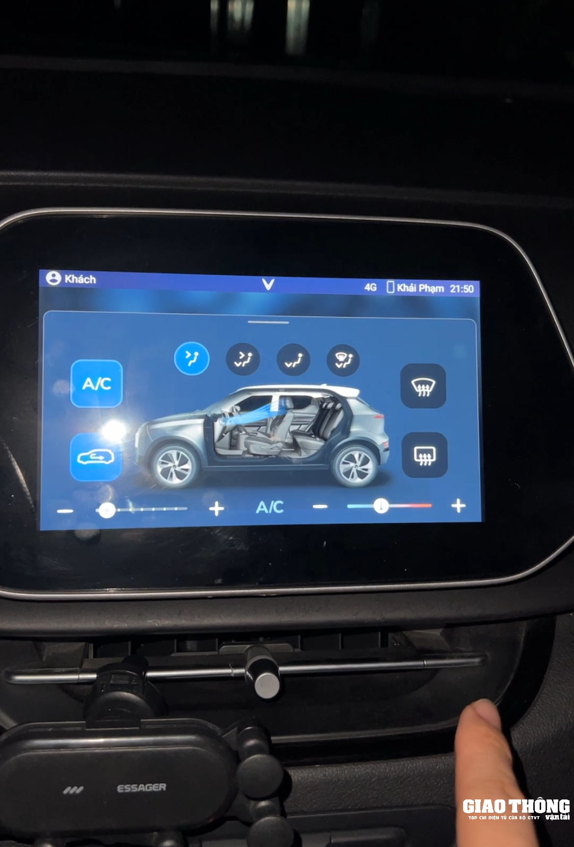 Làm thế nào ô tô hết mờ kính, bật sấy kính chỉ là giải pháp tình thế?- Ảnh 2. Làm thế nào ô tô hết mờ kính, bật sấy kính chỉ là giải pháp tình thế?- Ảnh 2.