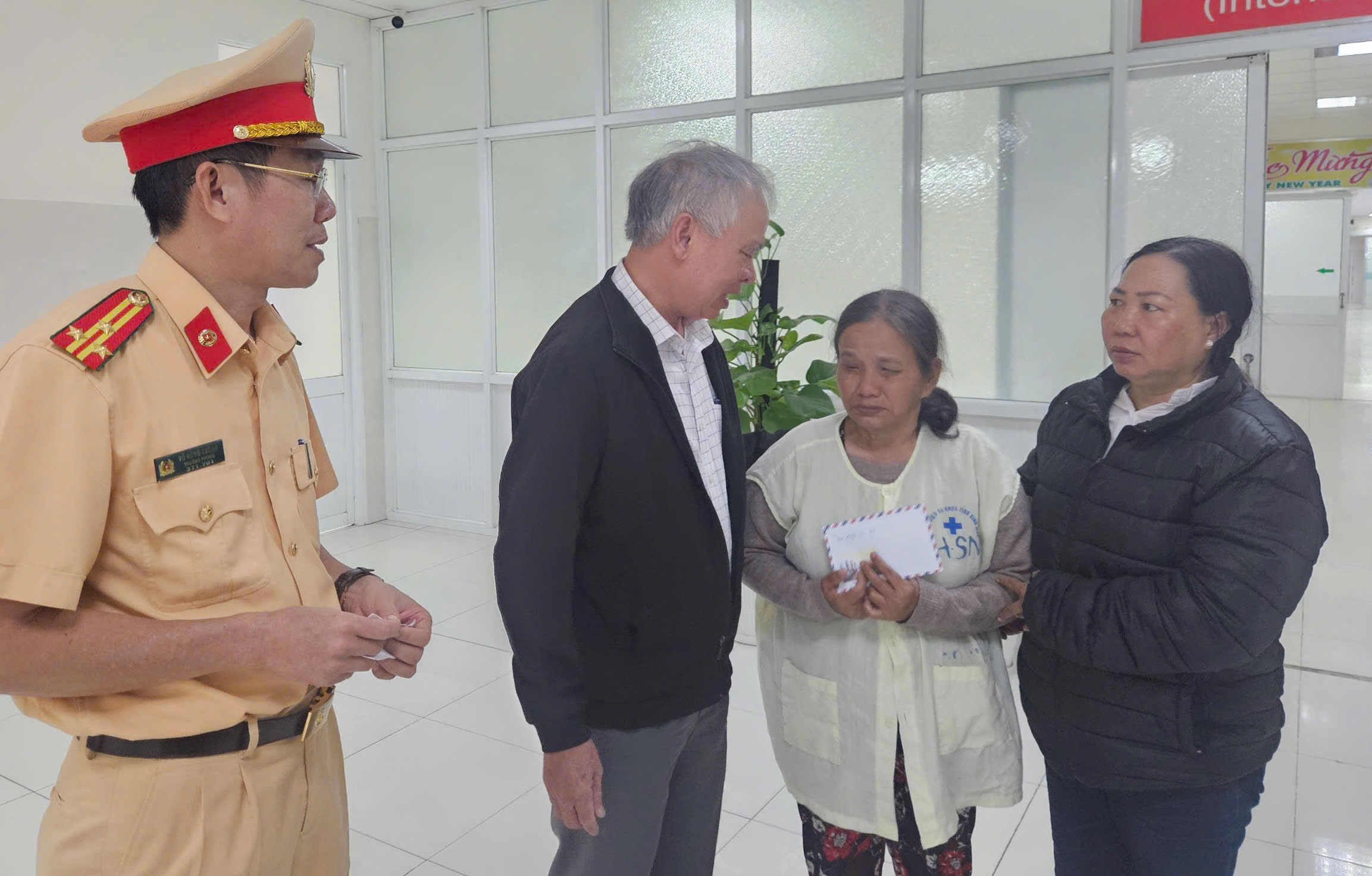 Thủ tướng Chính phủ chỉ đạo khắc phục hậu quả vụ TNGT đặc biệt nghiêm trọng ở Phú Yên - Ảnh 2.